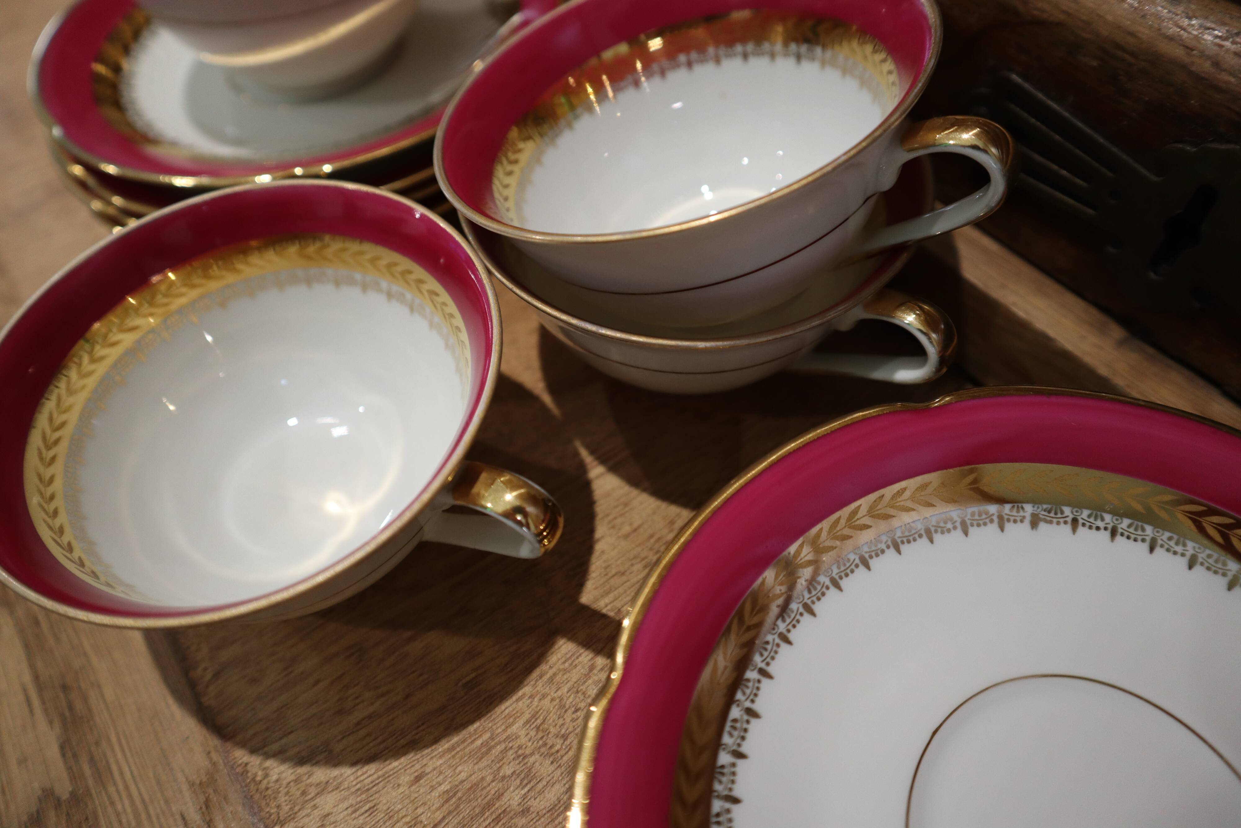 Set of 8 cups with saucers in Sologne L'Archevêque porcelain