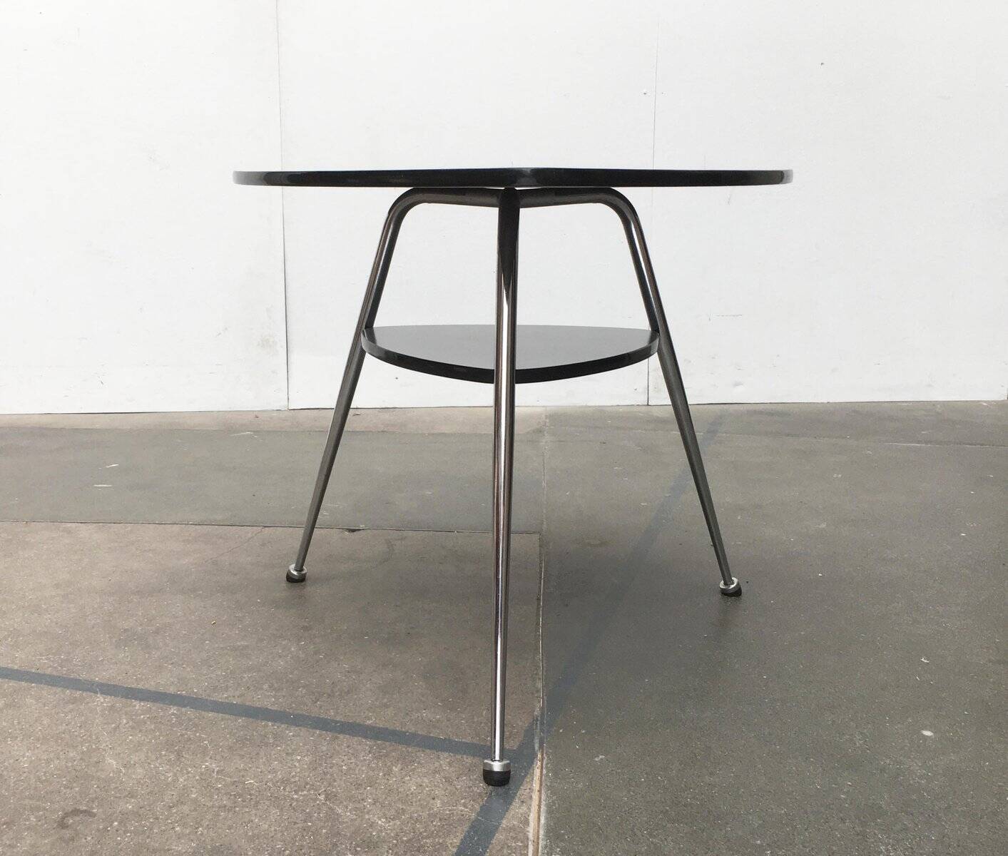 Table basse trépied allemande mi-siècle de Mauser Werke Waldeck