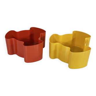 Pair of orange and yellow planters by Visart, 1970
