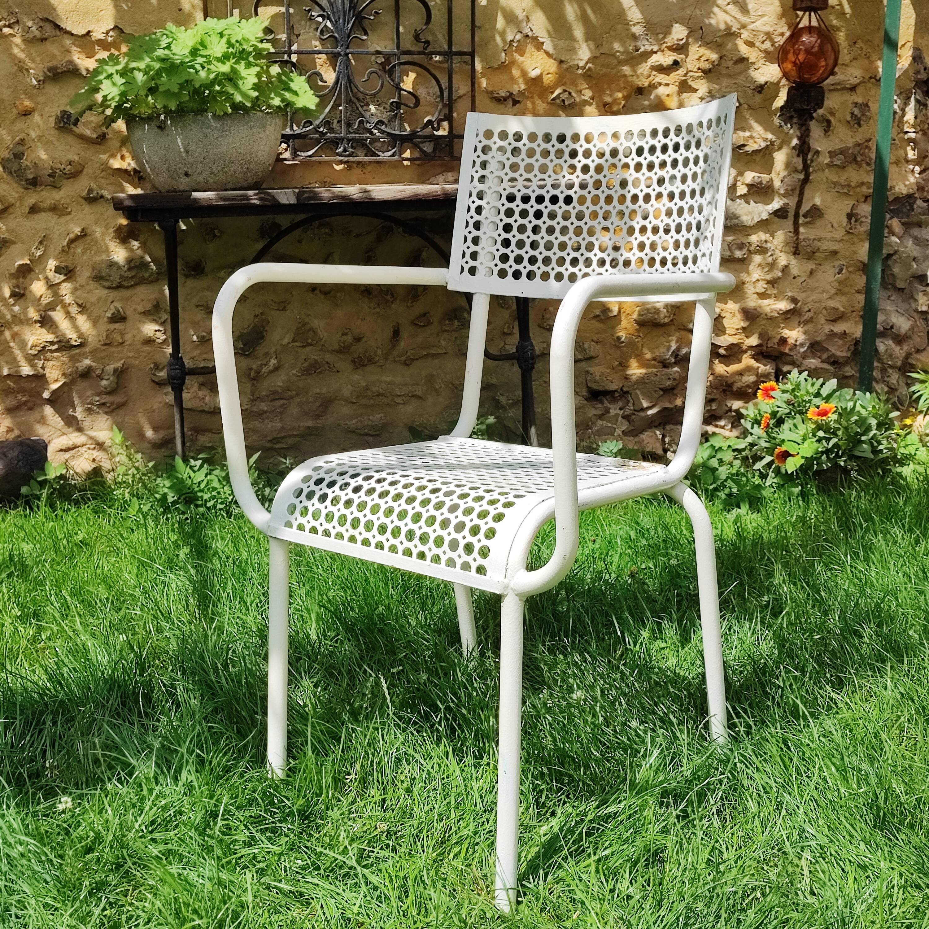 Armchairs and garden chairs 50/60s