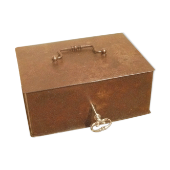 Cash register, metal safe with key