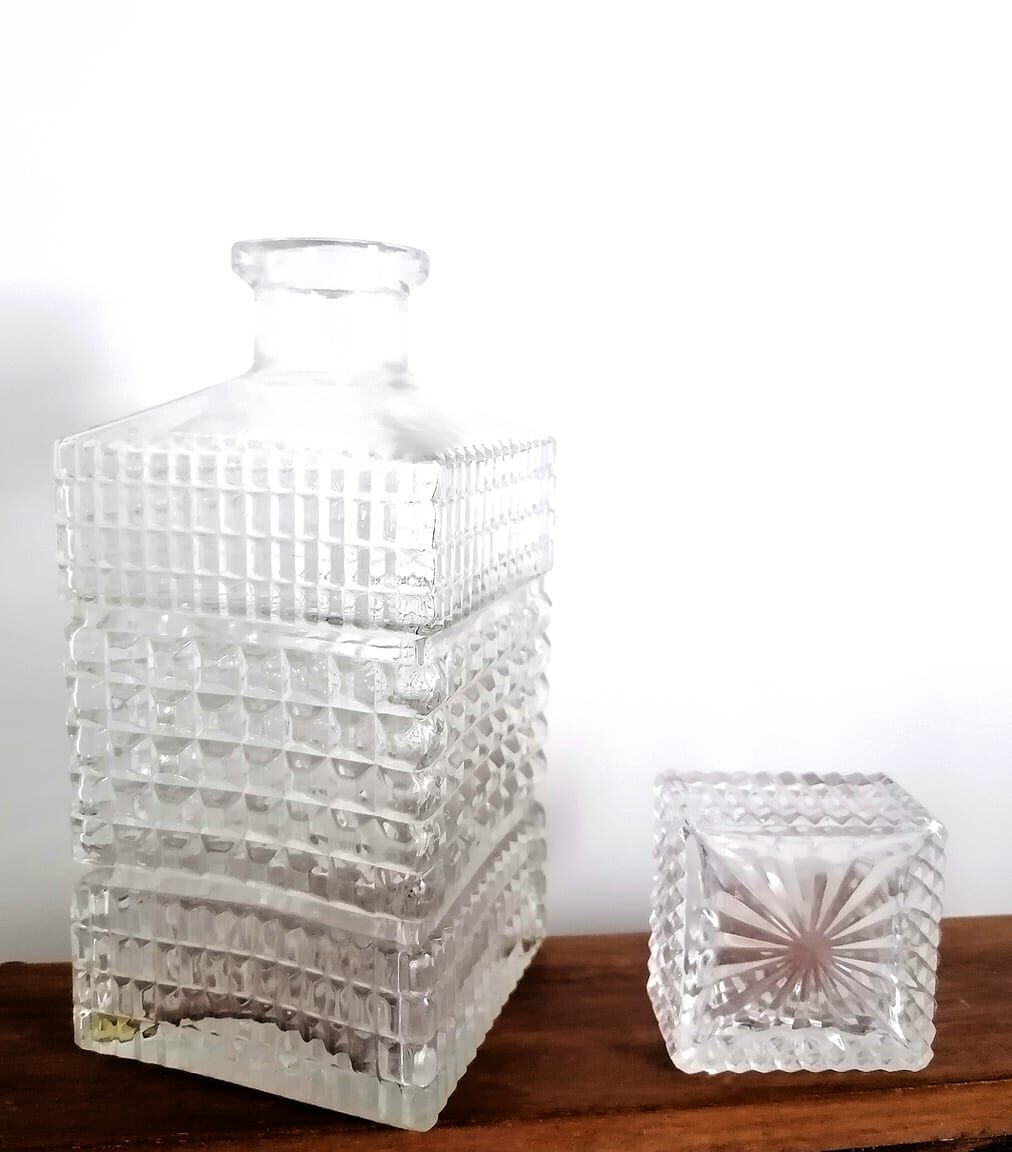 Diamond cut whisky decanter