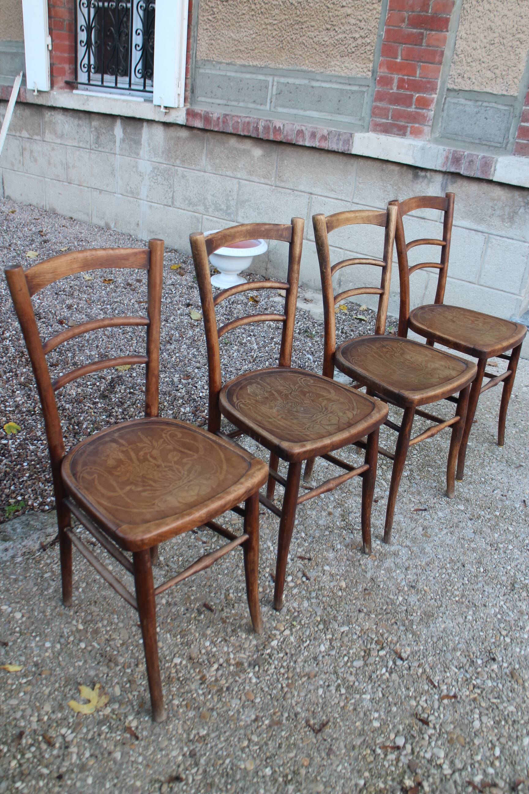 Lot de 4 chaises bistrot assises décorées