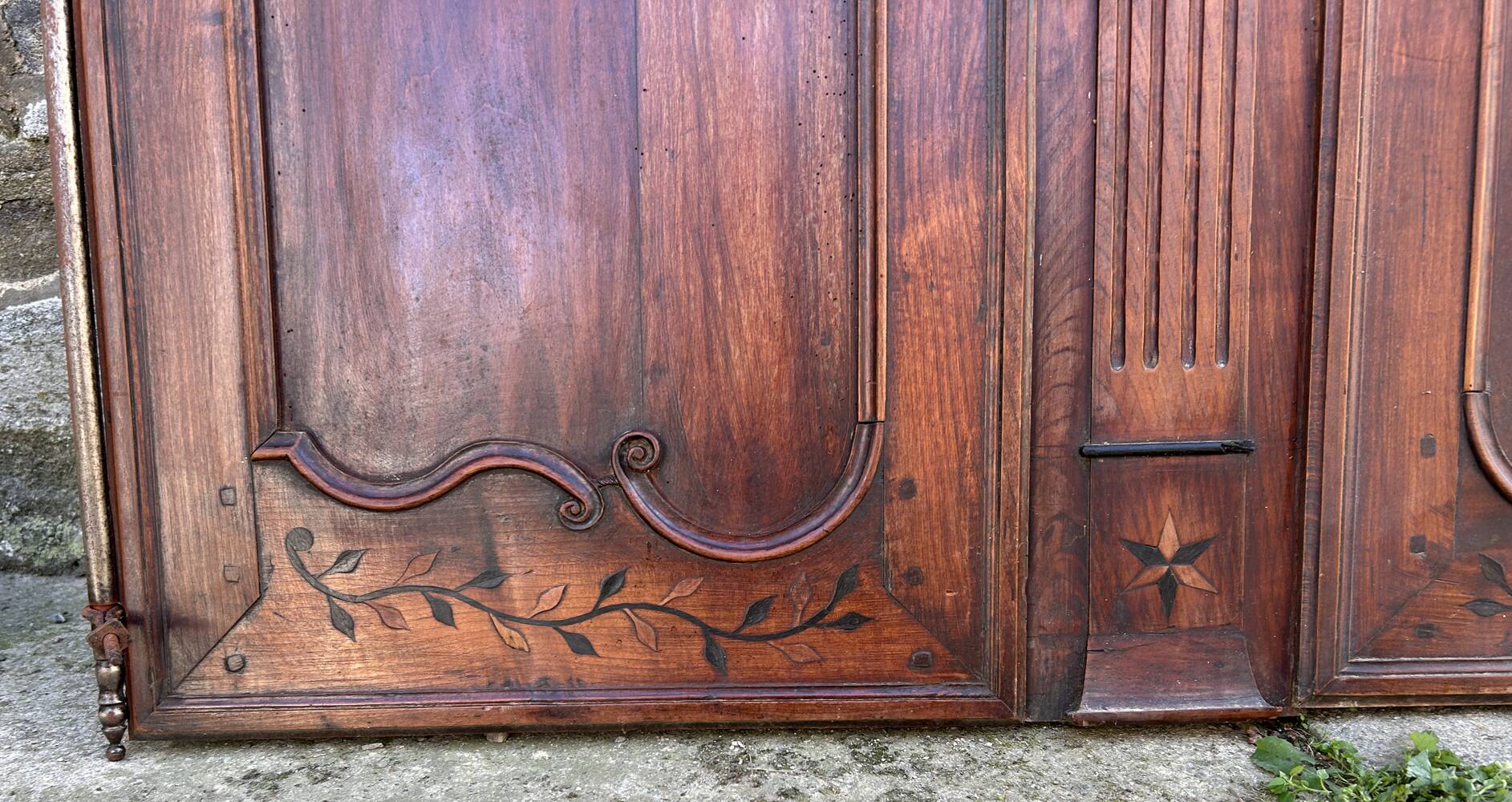 Pair of Louis XV oak wardrobe doors – 18th century