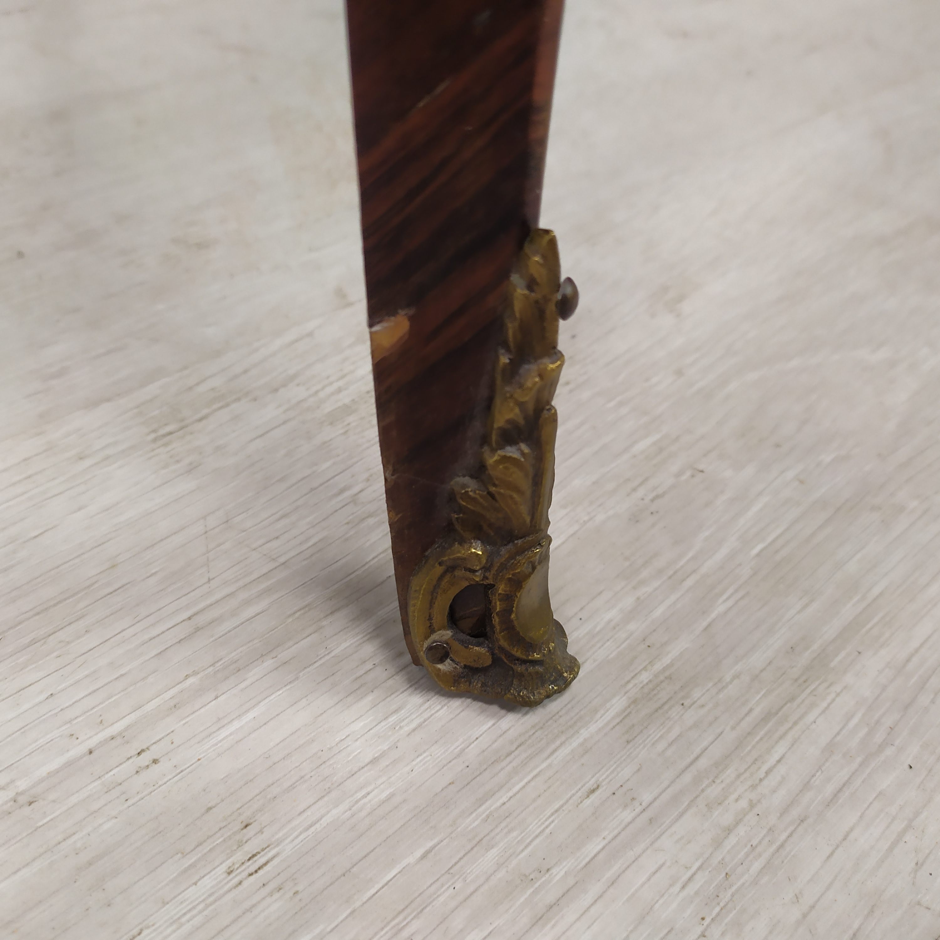 Louis XV curved jumping chest of drawers