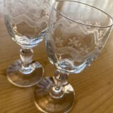 5 verres à pieds de porto gravés