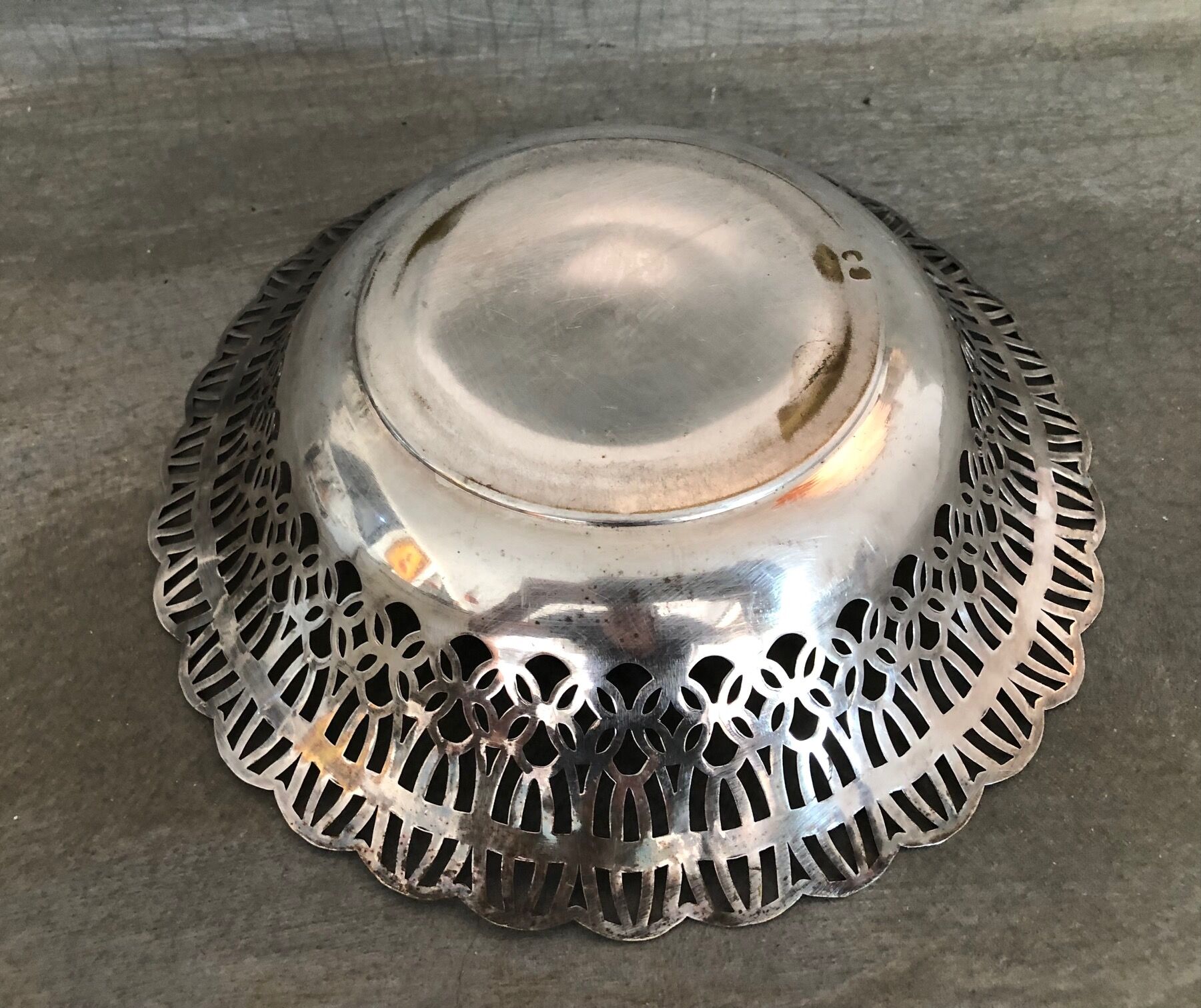 Round bread basket, silver metal