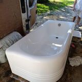 Art Deco bathtub from the 1930s and washbasin.