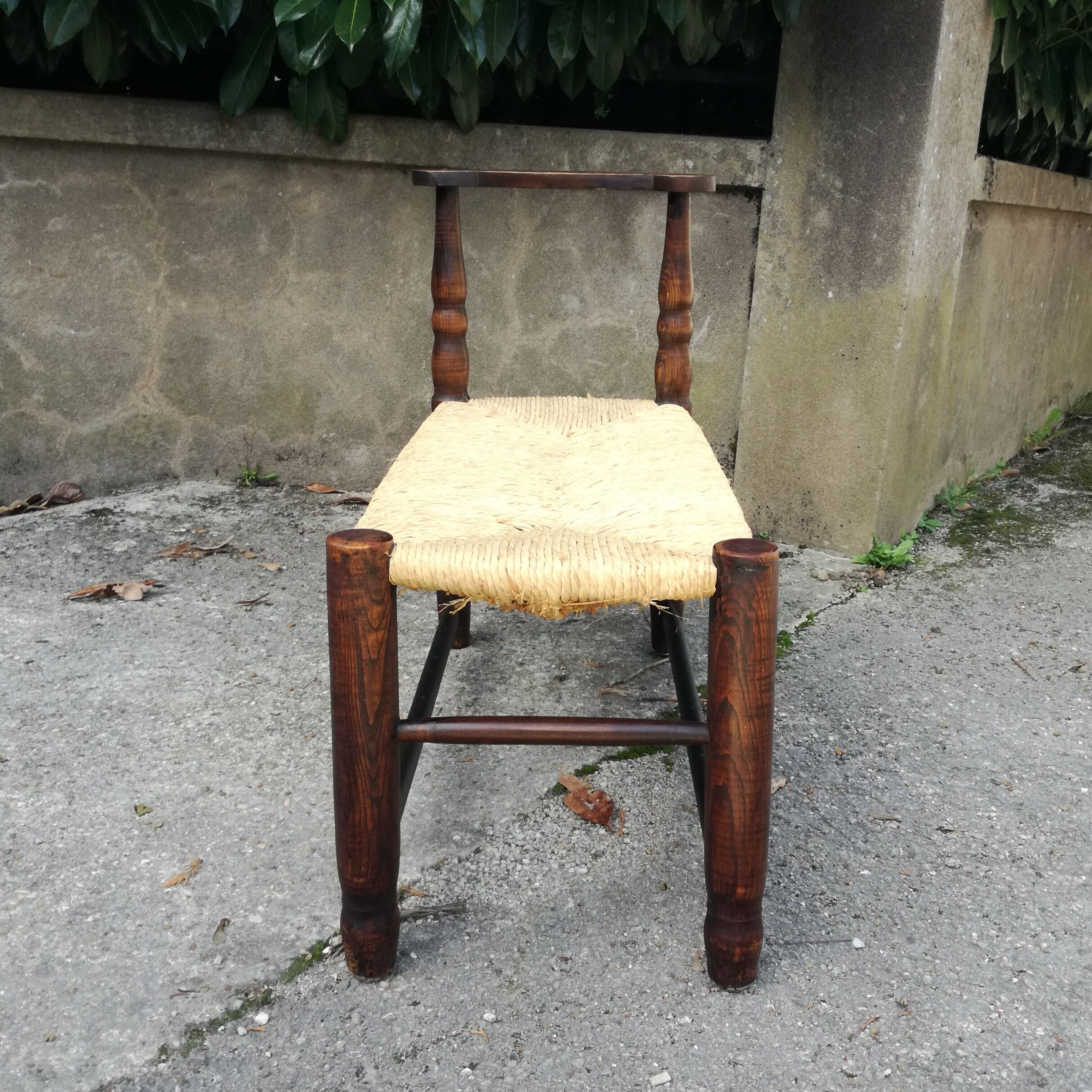 Cantel or antique mulched bench of fireplace corner