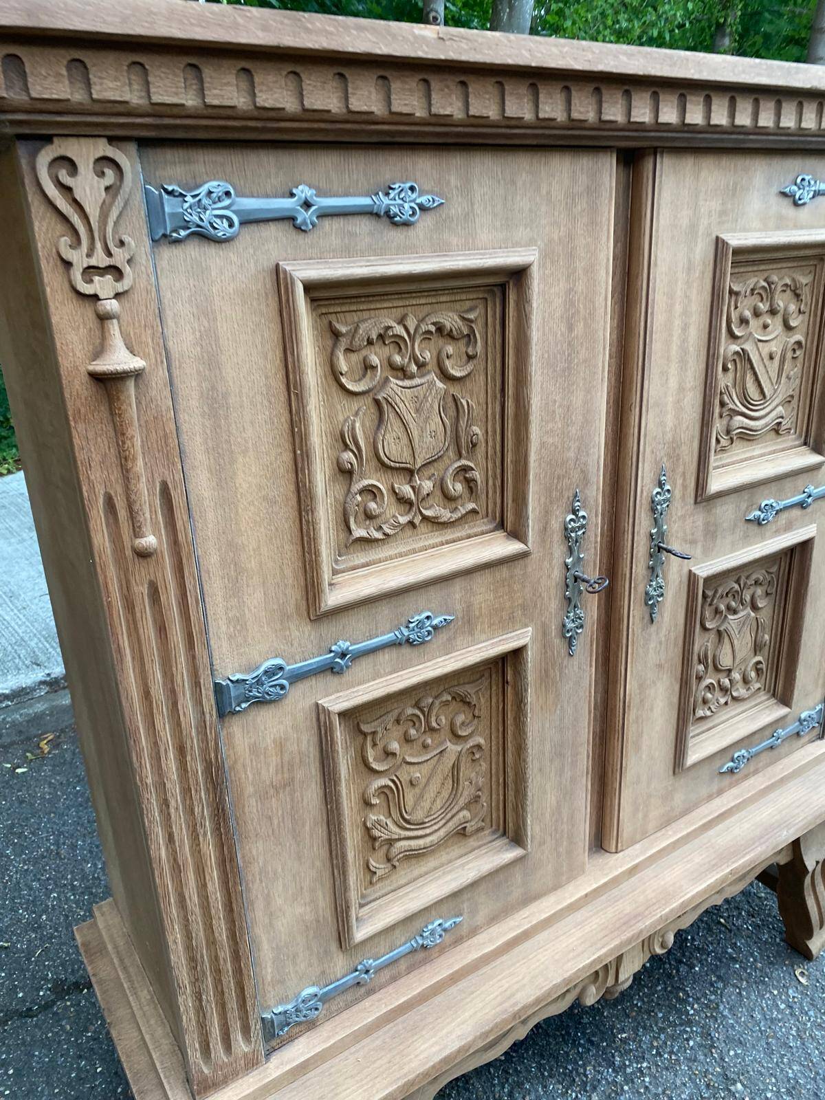 Buffet armoire renaissance espagnole rénovée en chêne 1930