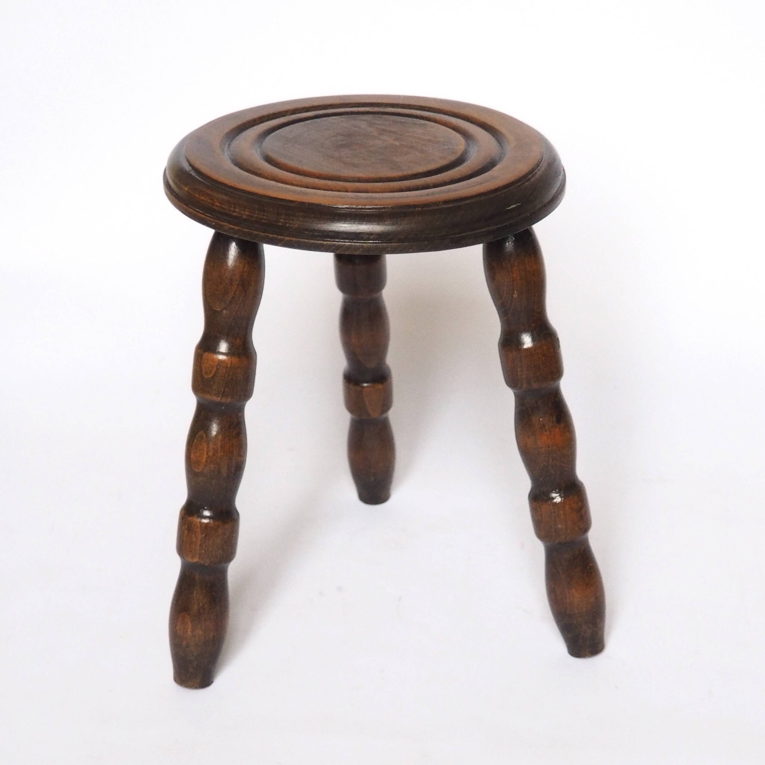 Tabouret tripode bois tourné