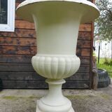 Médicis vases in cast iron