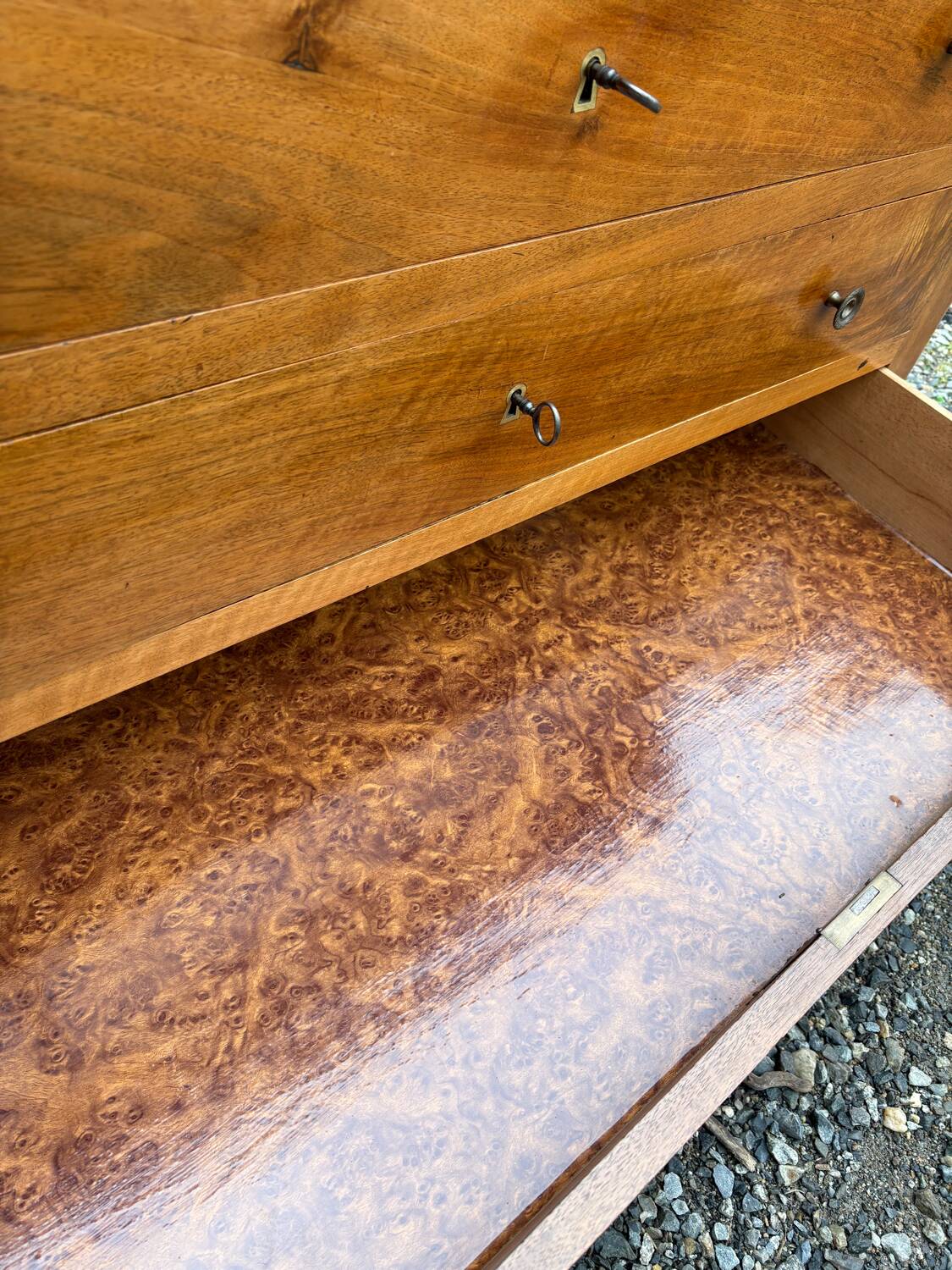 Chest of drawers in walnut, black marble, 19th century