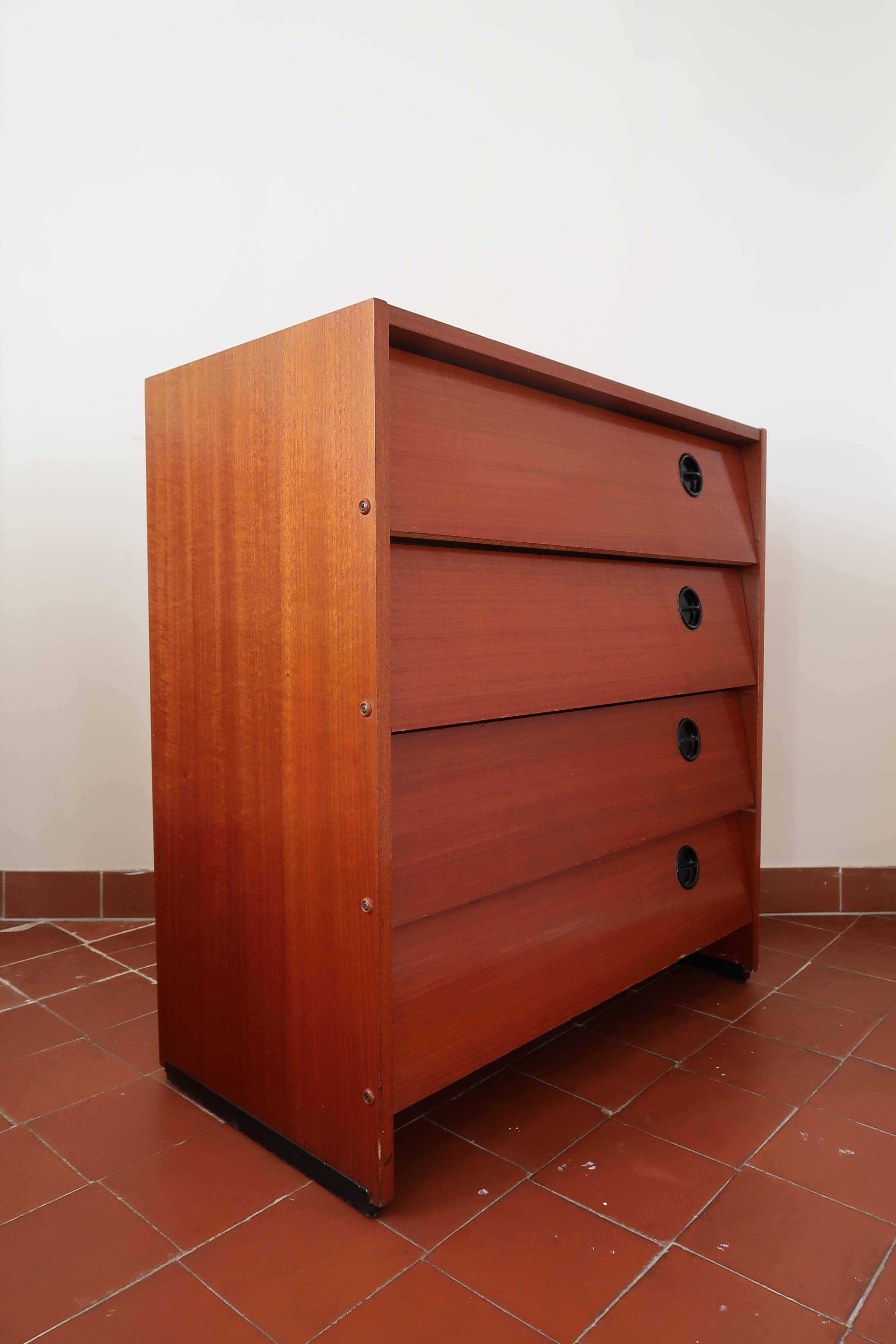 Dresser 1960