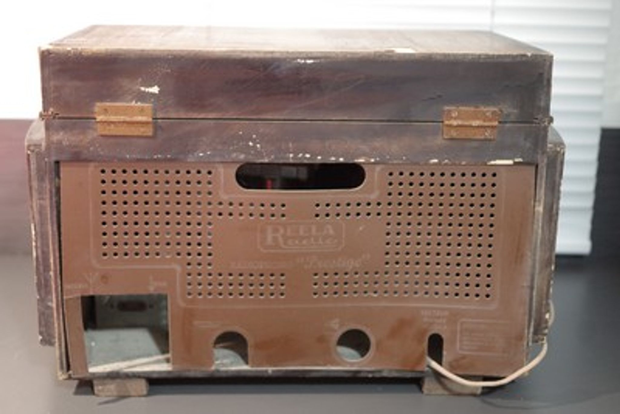 TSF radio station and built-in disc turntable model "reela prestige" 1948