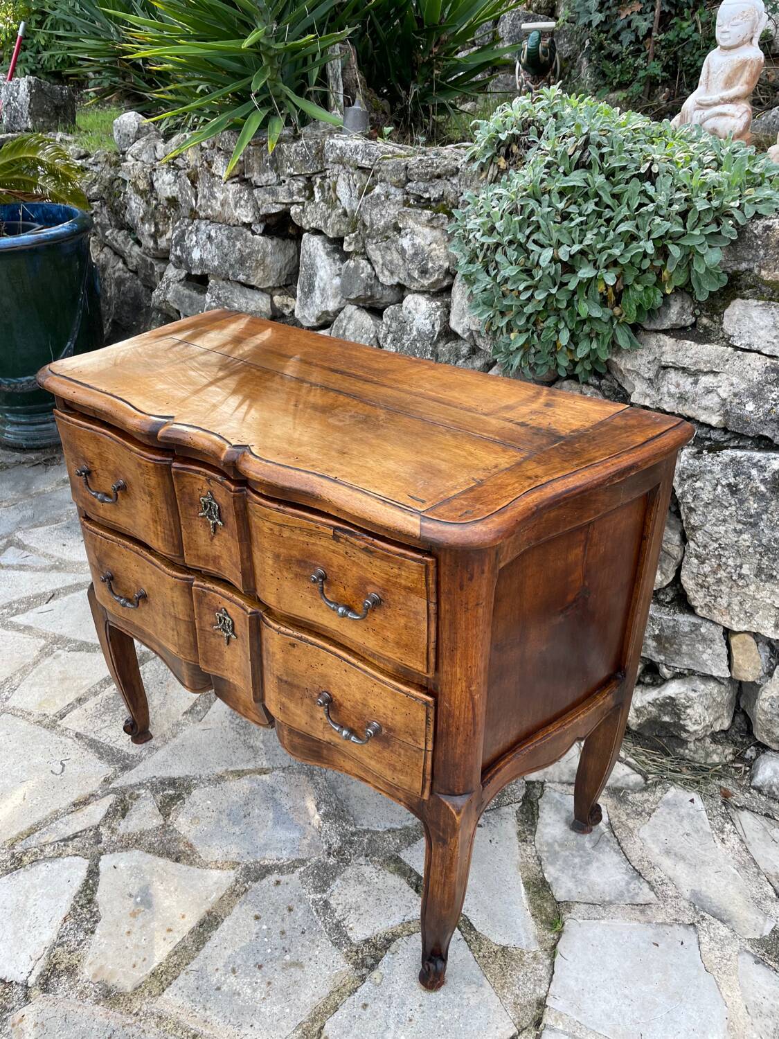 Petite commode en noyer d’époque louis xvi  18 eme siècle