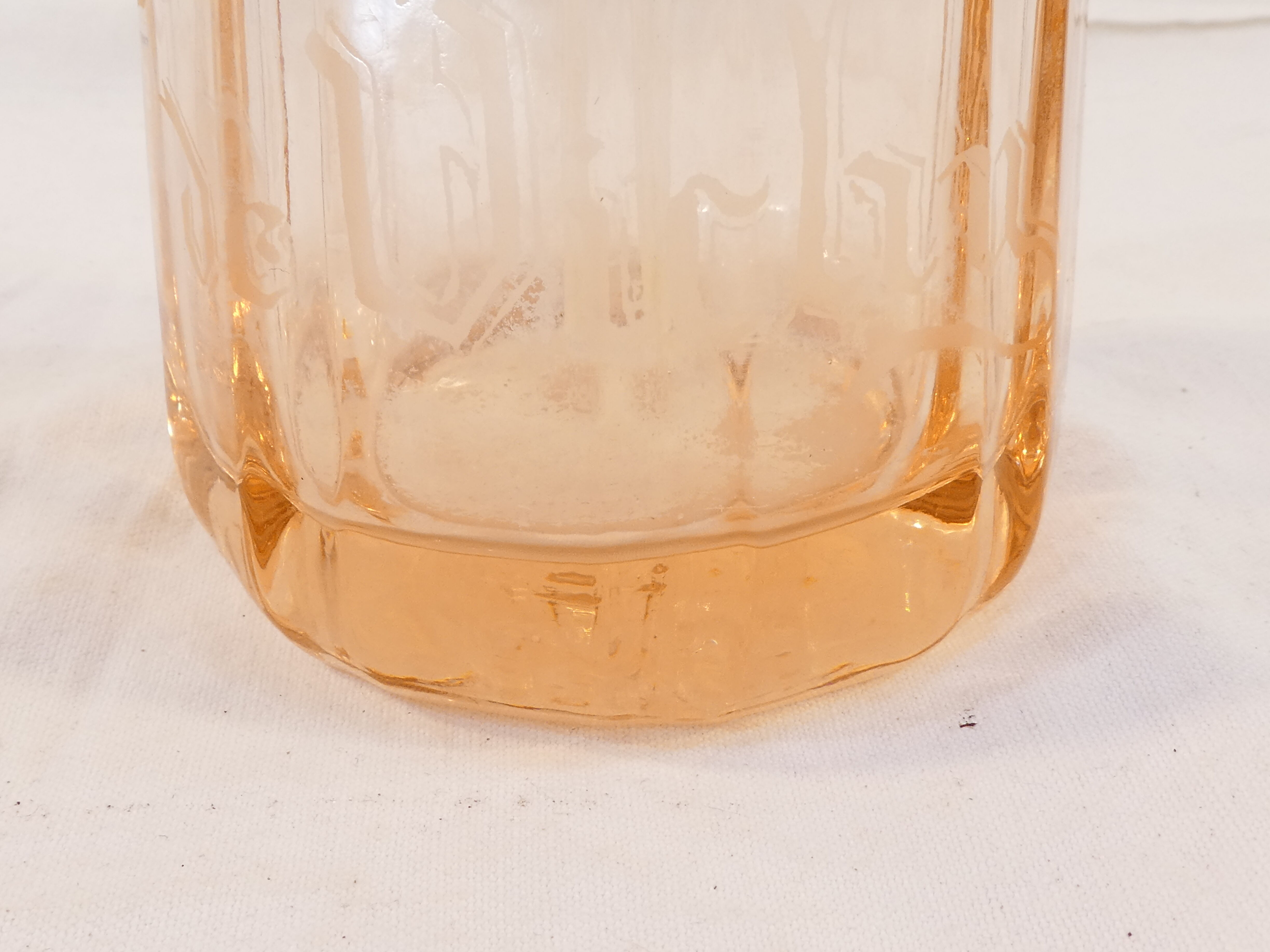 Ancien siphon de bistrot eau de seltz rose saumon grande limonade de vichy
