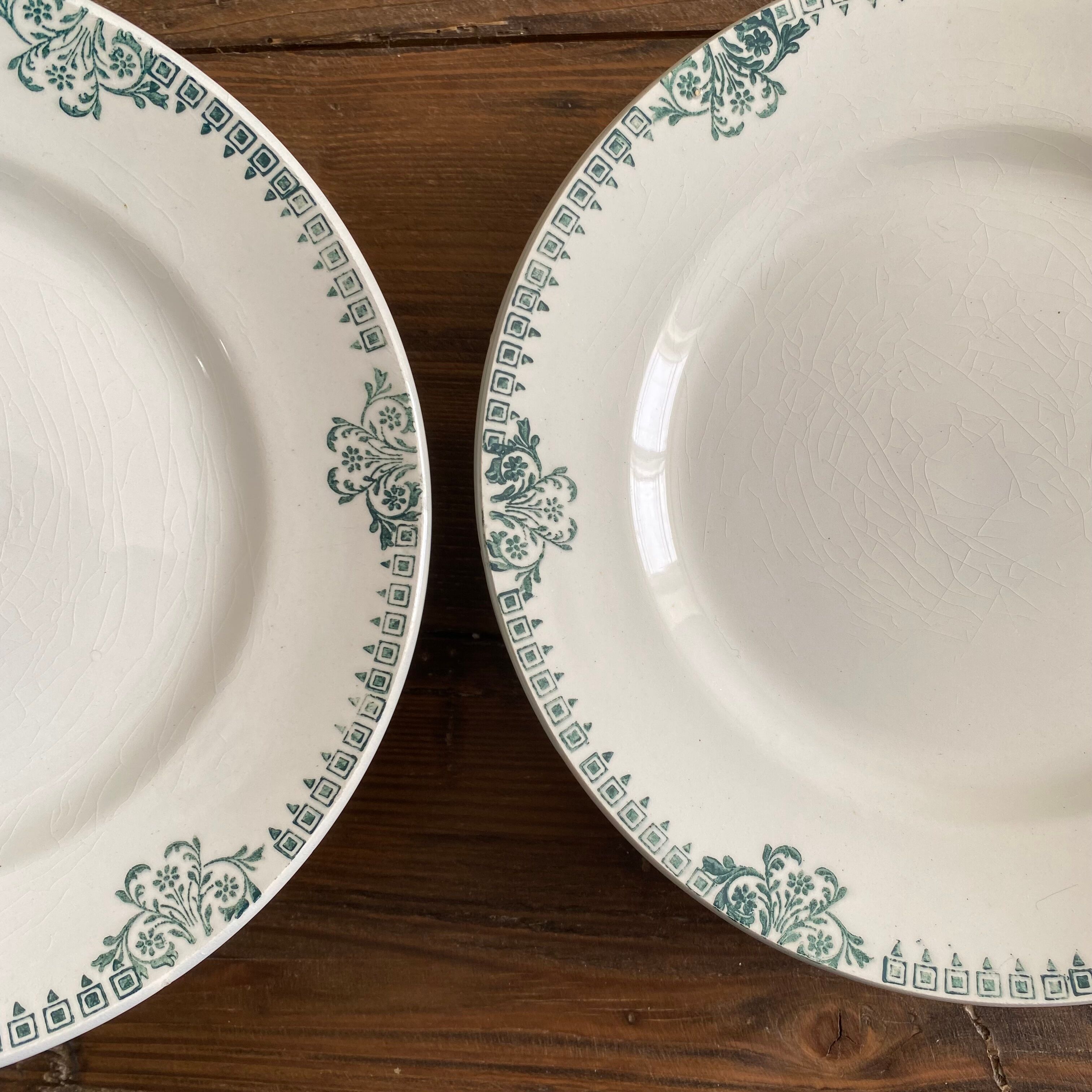 Service st Amand land of iron plates and dishes