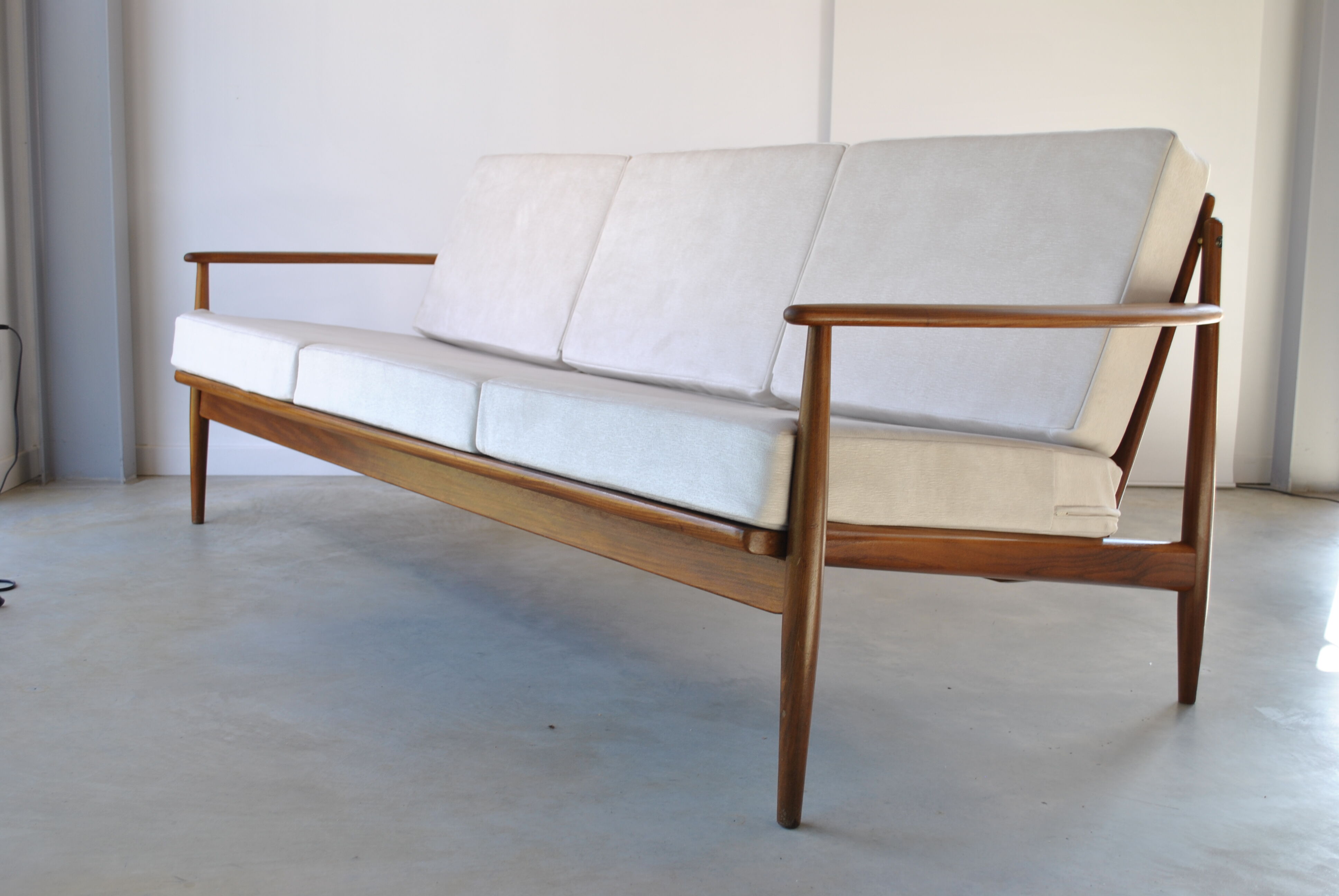 Danish scandinavian sofa distributed to Roche Bobois 1960