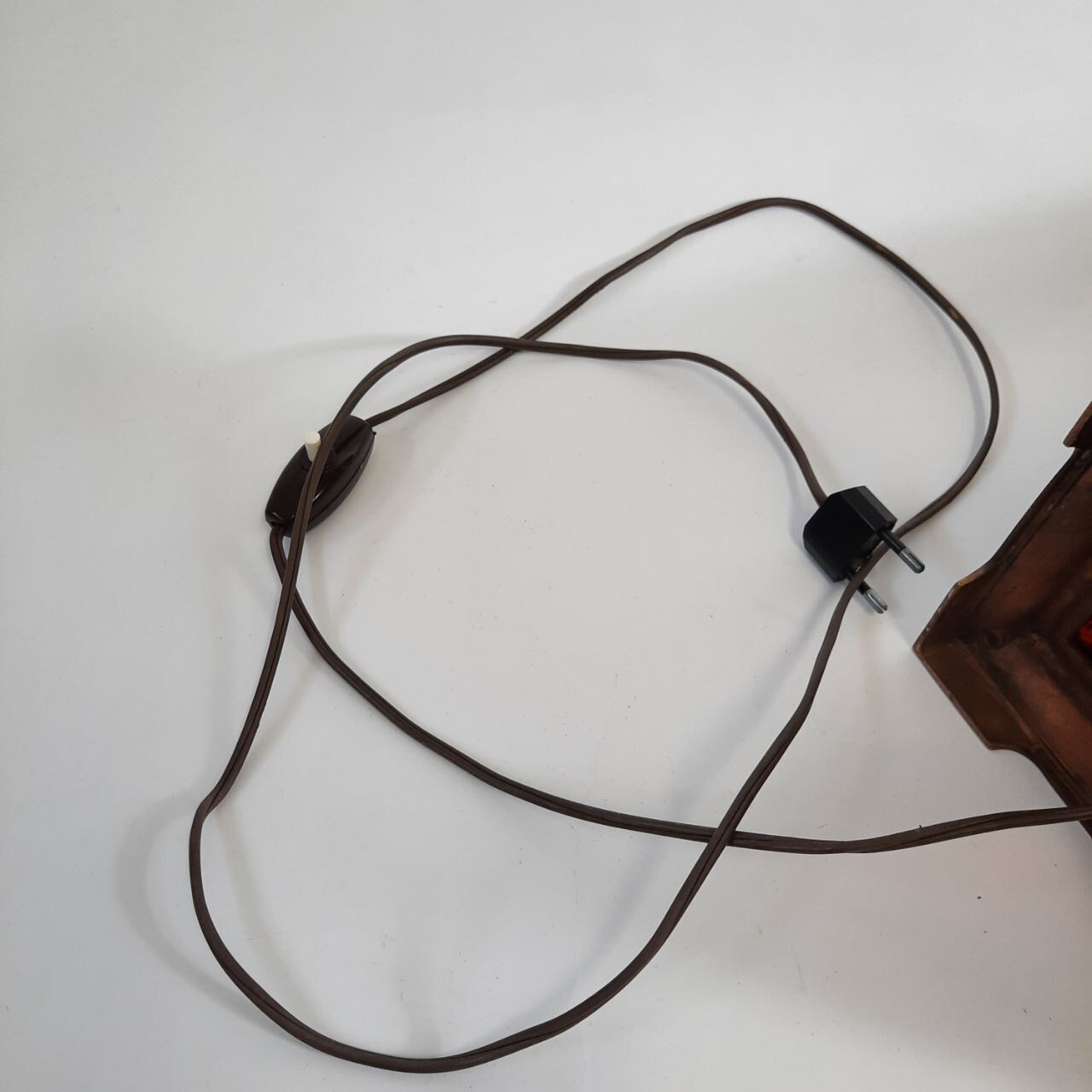 Lampe effet briar et laiton lucite années 1980