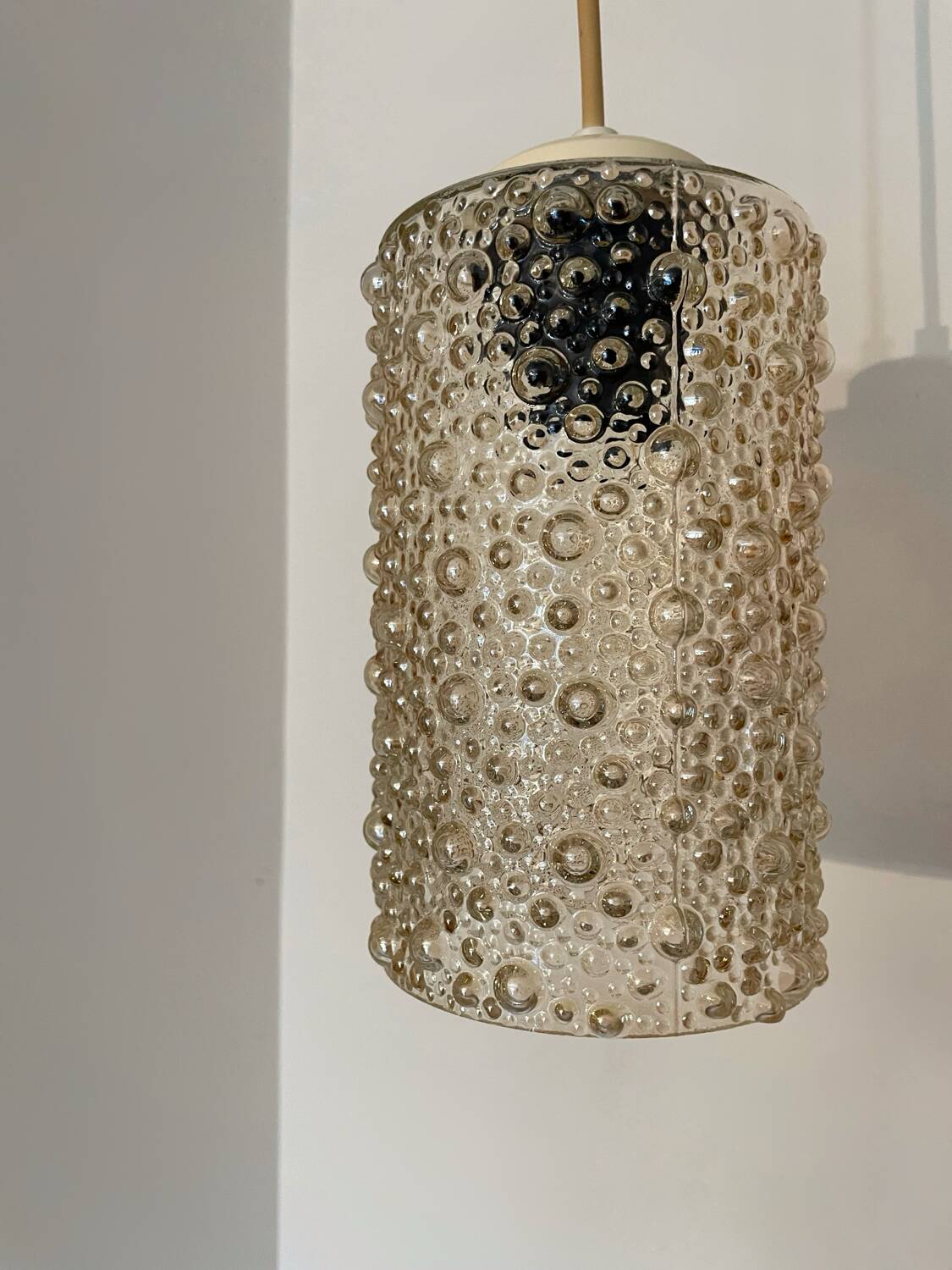 Suspension verre ambré bubble années 60