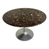 Old marble dining table with metal tulip base from the Italian design in the 60s