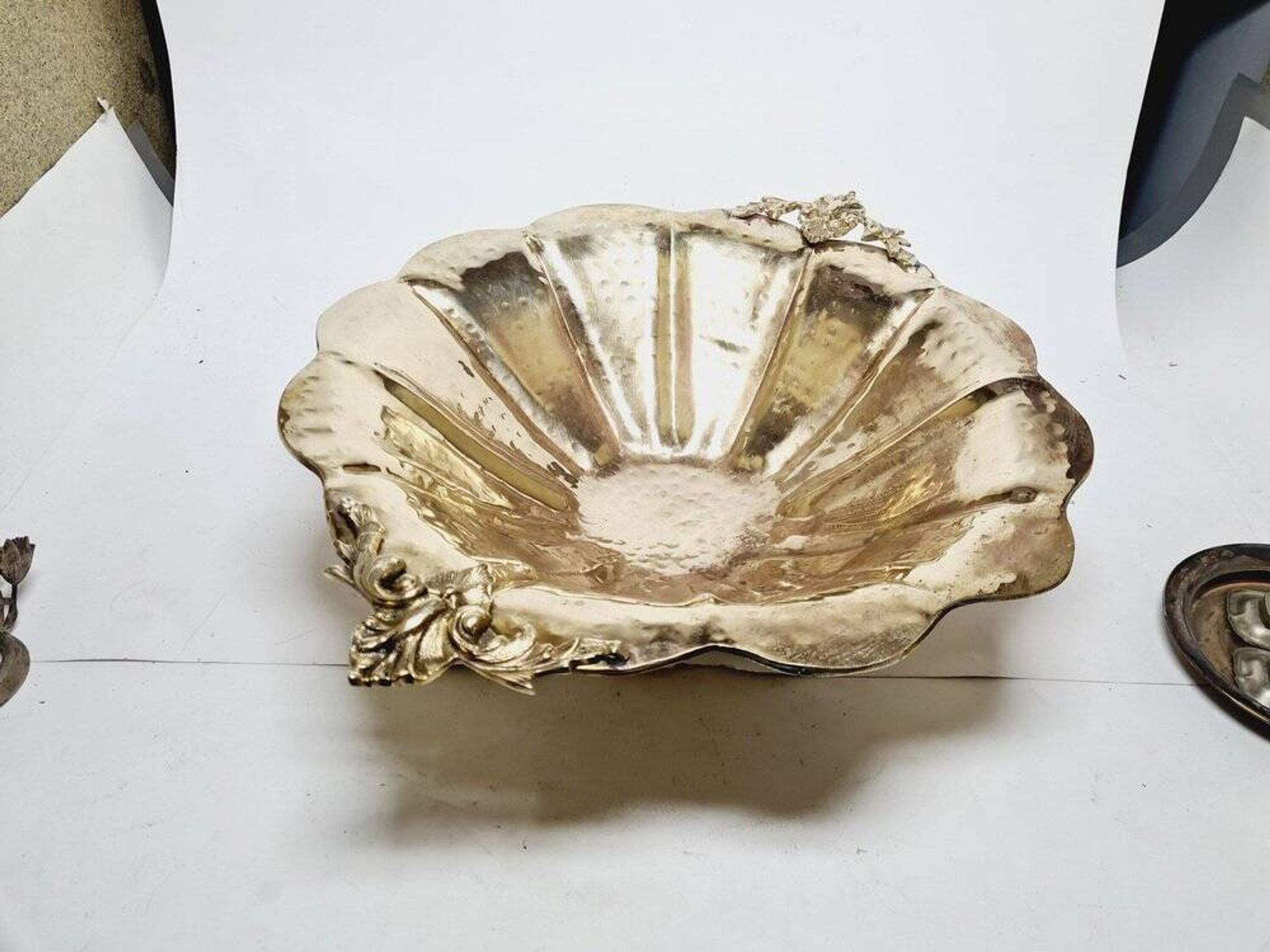 Art Deco hammered bowl on stand, Germany, 1930s