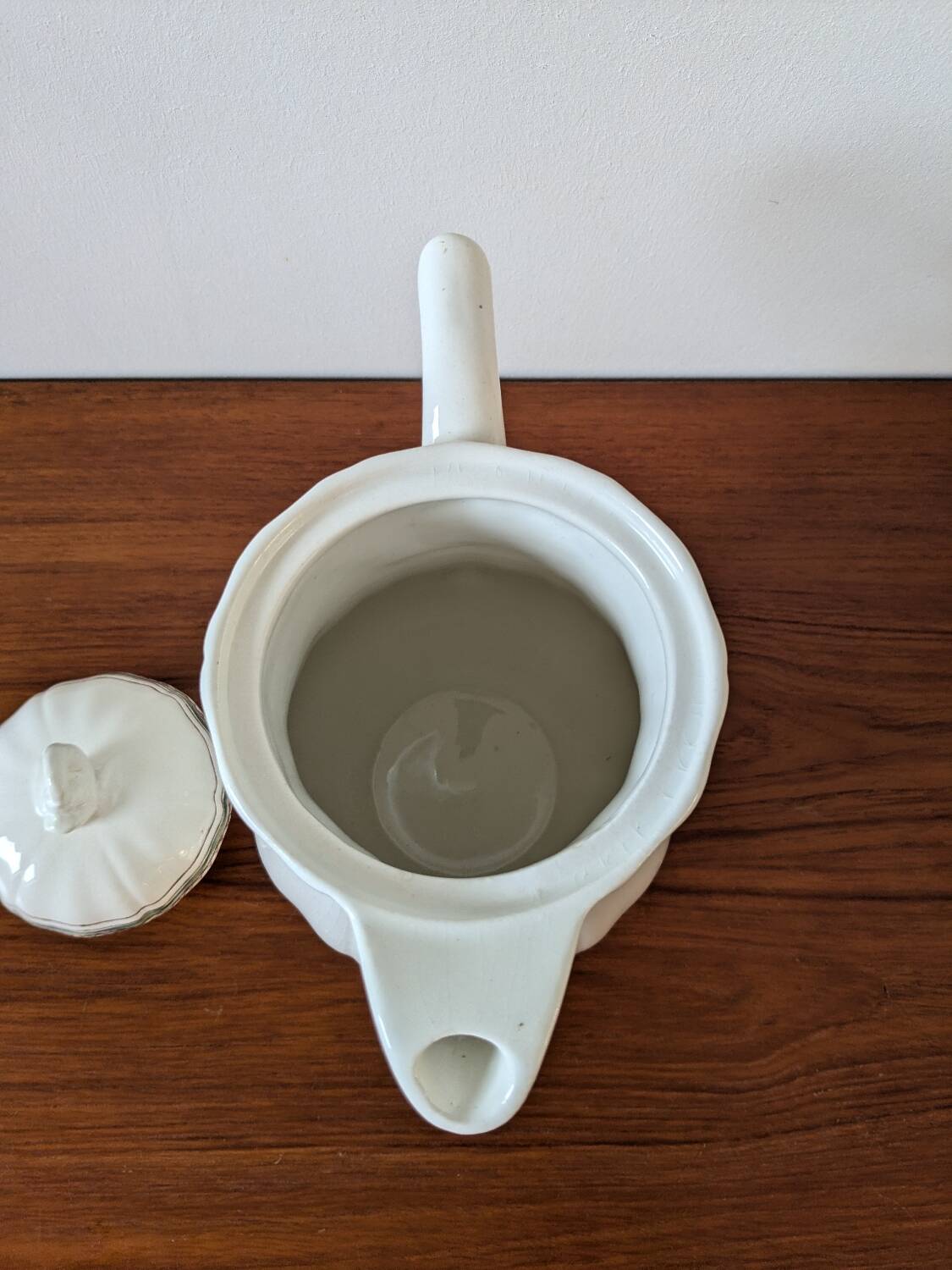 Gien earthenware coffee pot, Moustiers Olérys decor