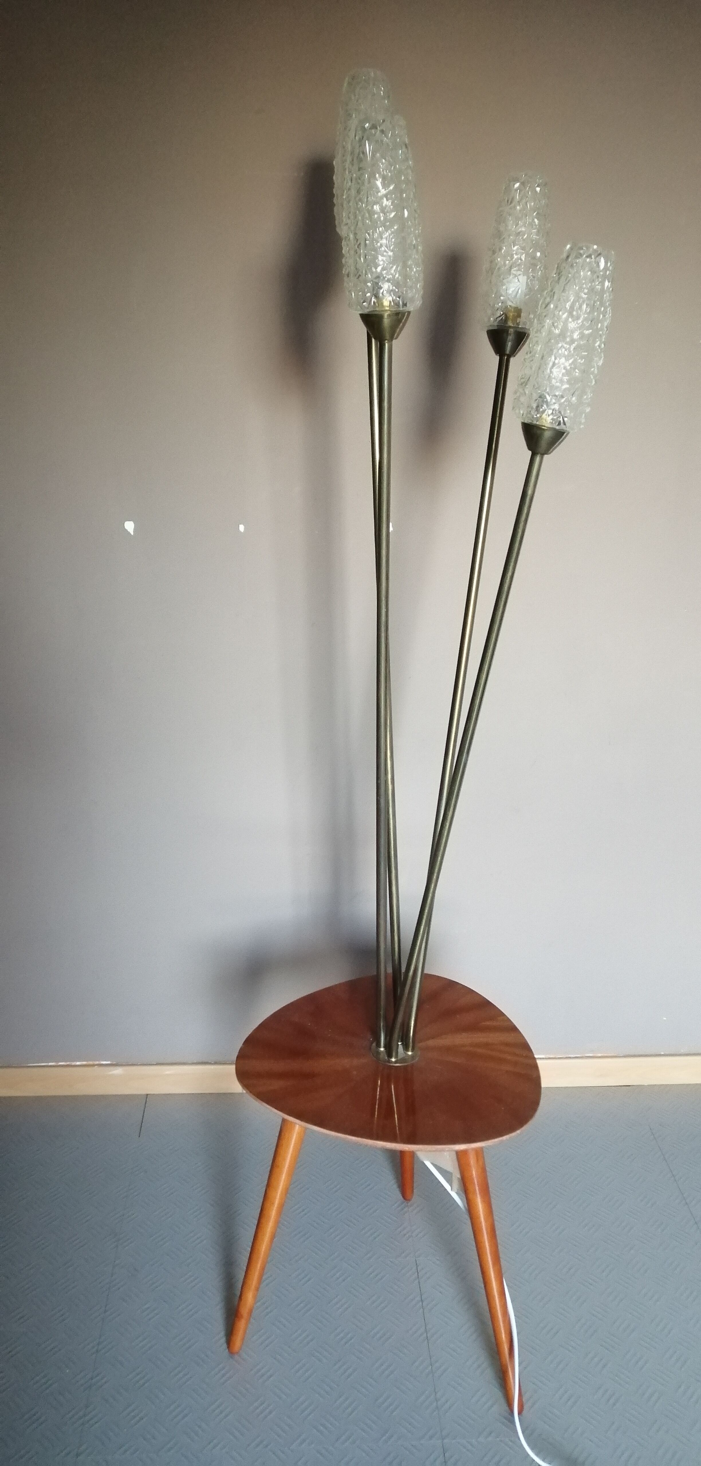Floor lamp tripod table