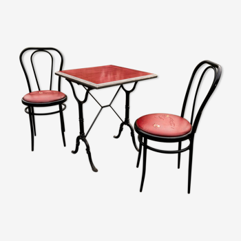 Table et chaises bistrot