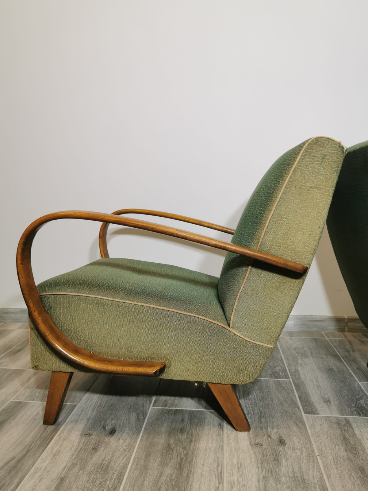 Fauteuils par Jindřich Halabala