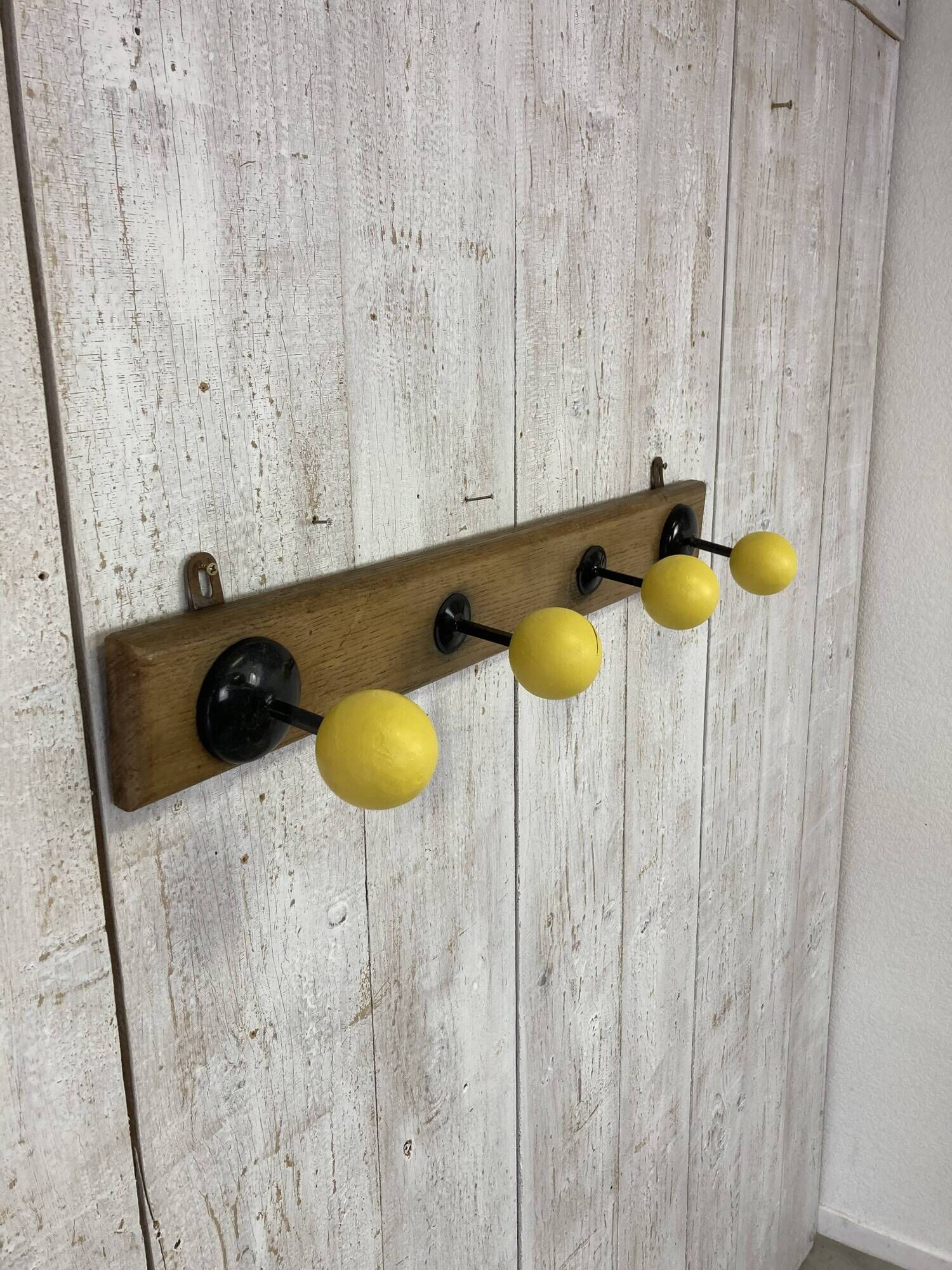 Bistro coat hook