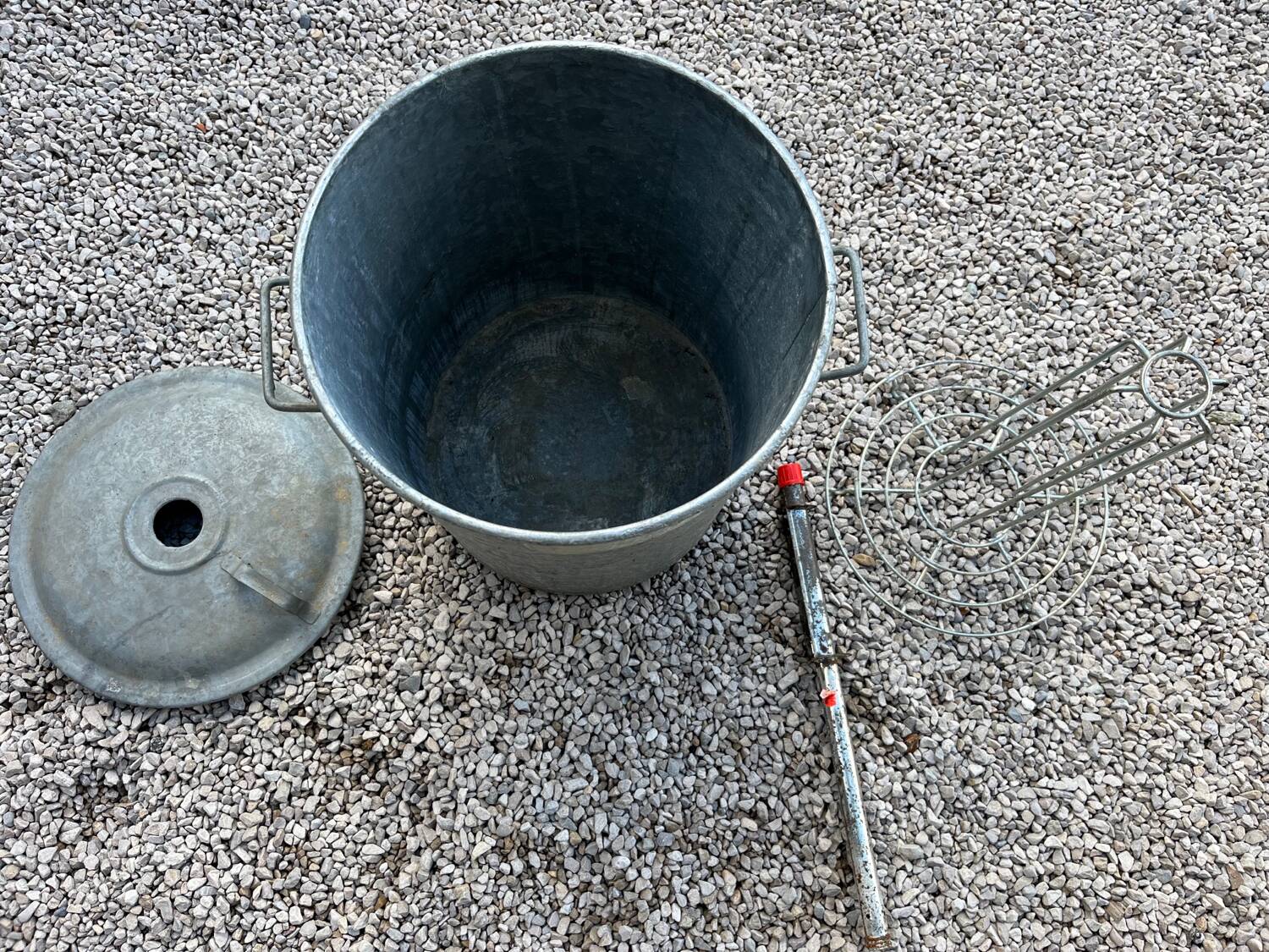 Zinc hour basin 1950