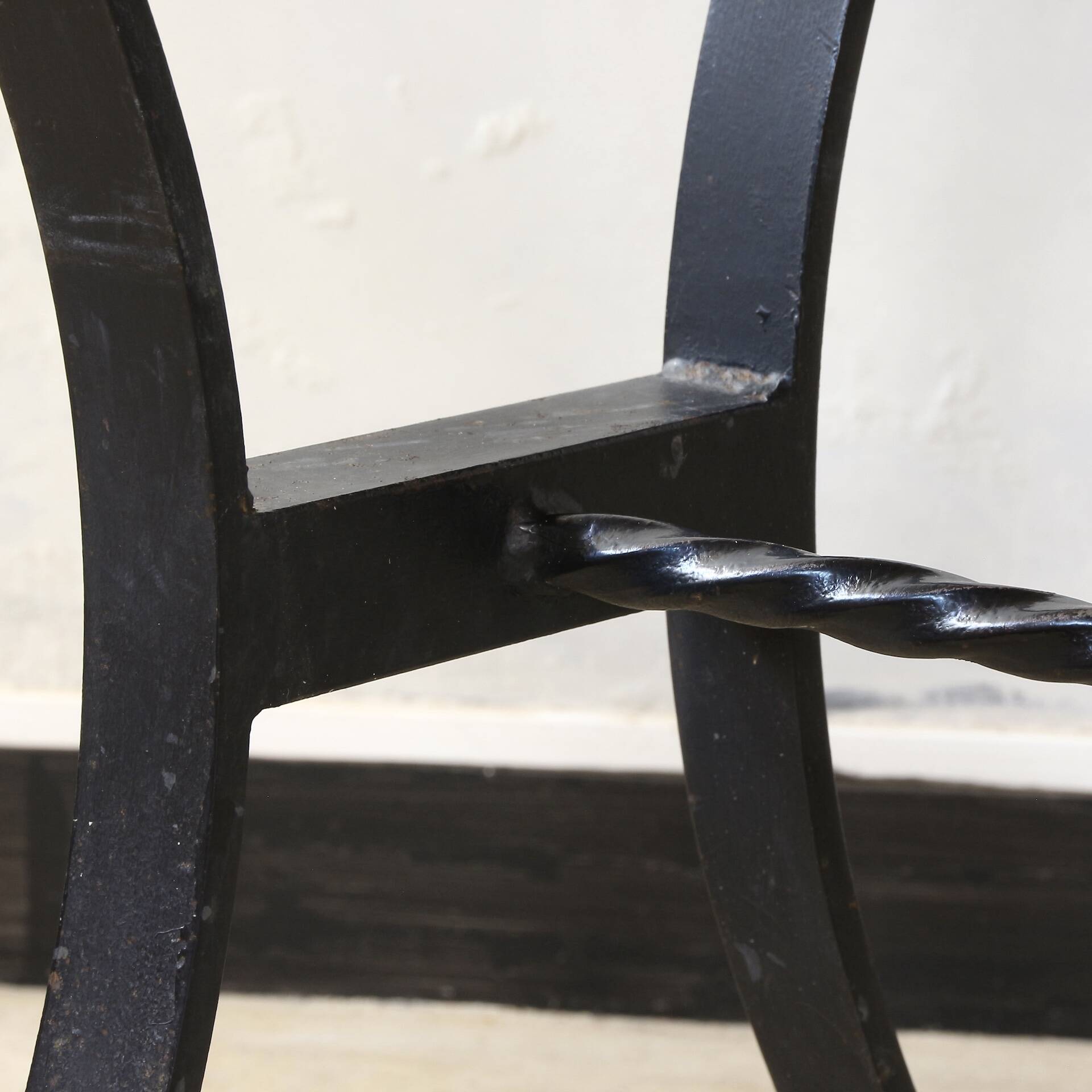 Dining table in rattan and wrought iron similar to Audoux & Minet.