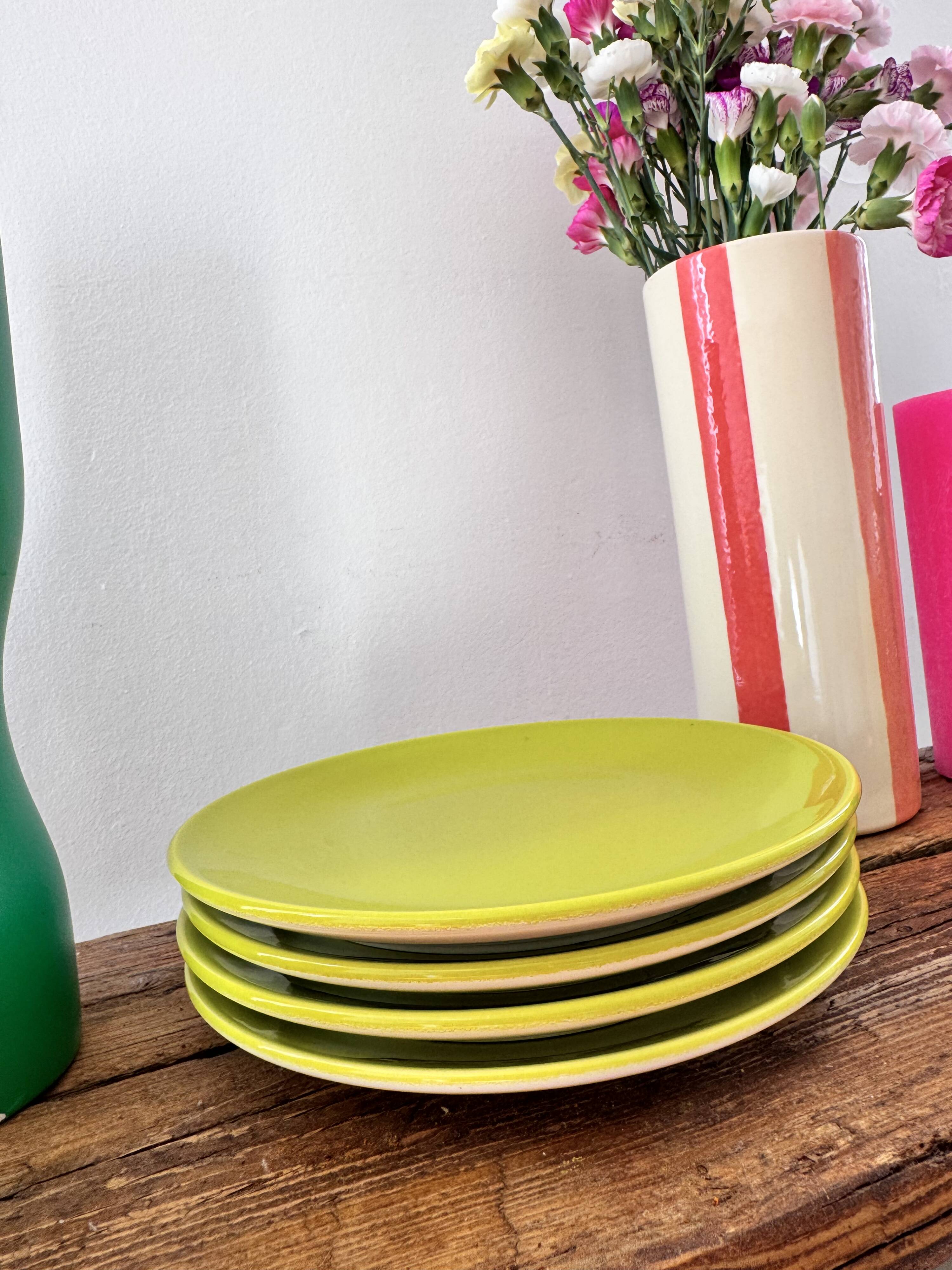 Set of 4 bright green dessert plates