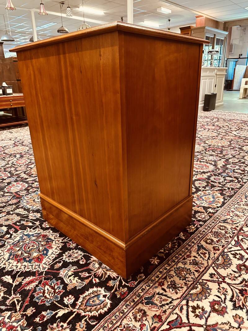 Classic English Chest of Drawers with leather inlay