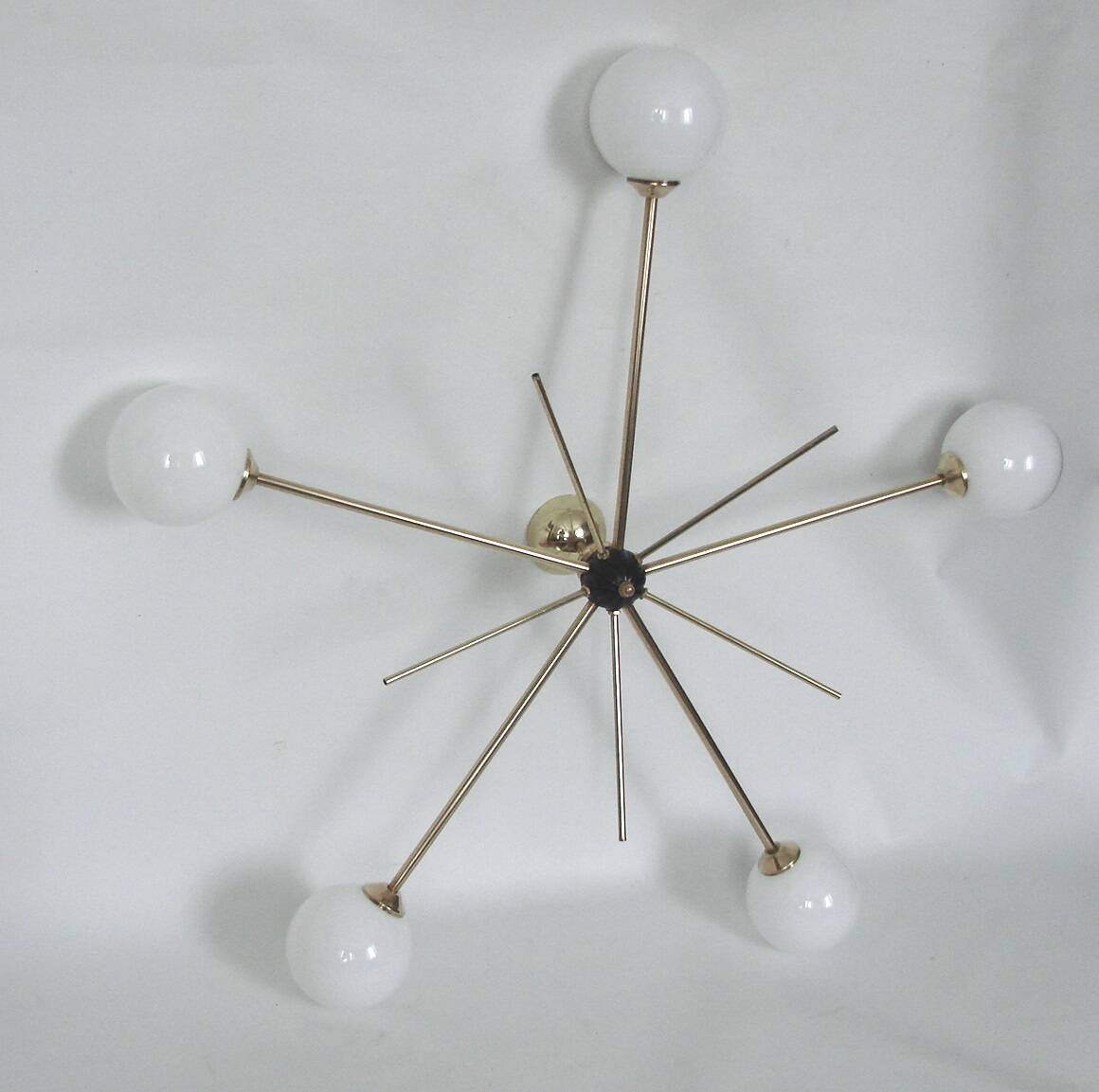 Chandelier Stilnovo, années 1960, laiton et verre, 5 points lumineux