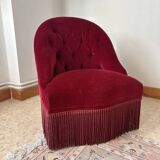 Burgundy velvet armchair – tufted – timeless charm