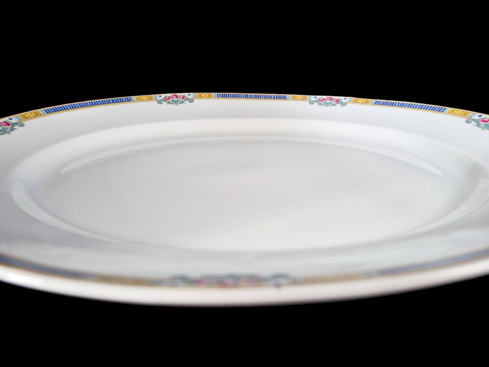 Large oval dish in Limoges porcelain by Bernardaud & Cie – Art Deco