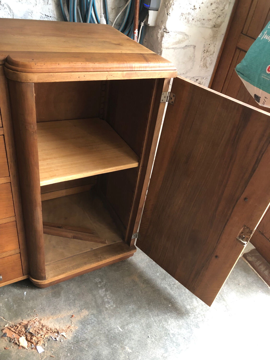 1930s Art Deco buffet in solid walnut