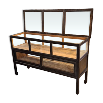 Vitrine ancienne sur pieds