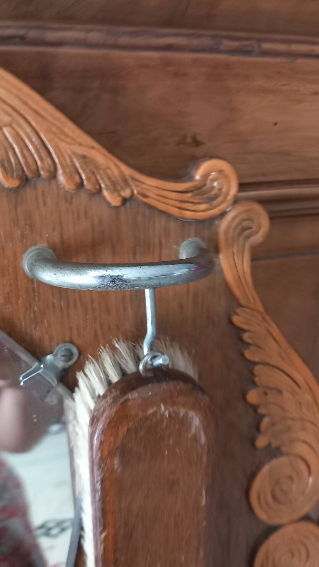 Vintage oak entrance mirror and its brushes - 1940s / 1950s