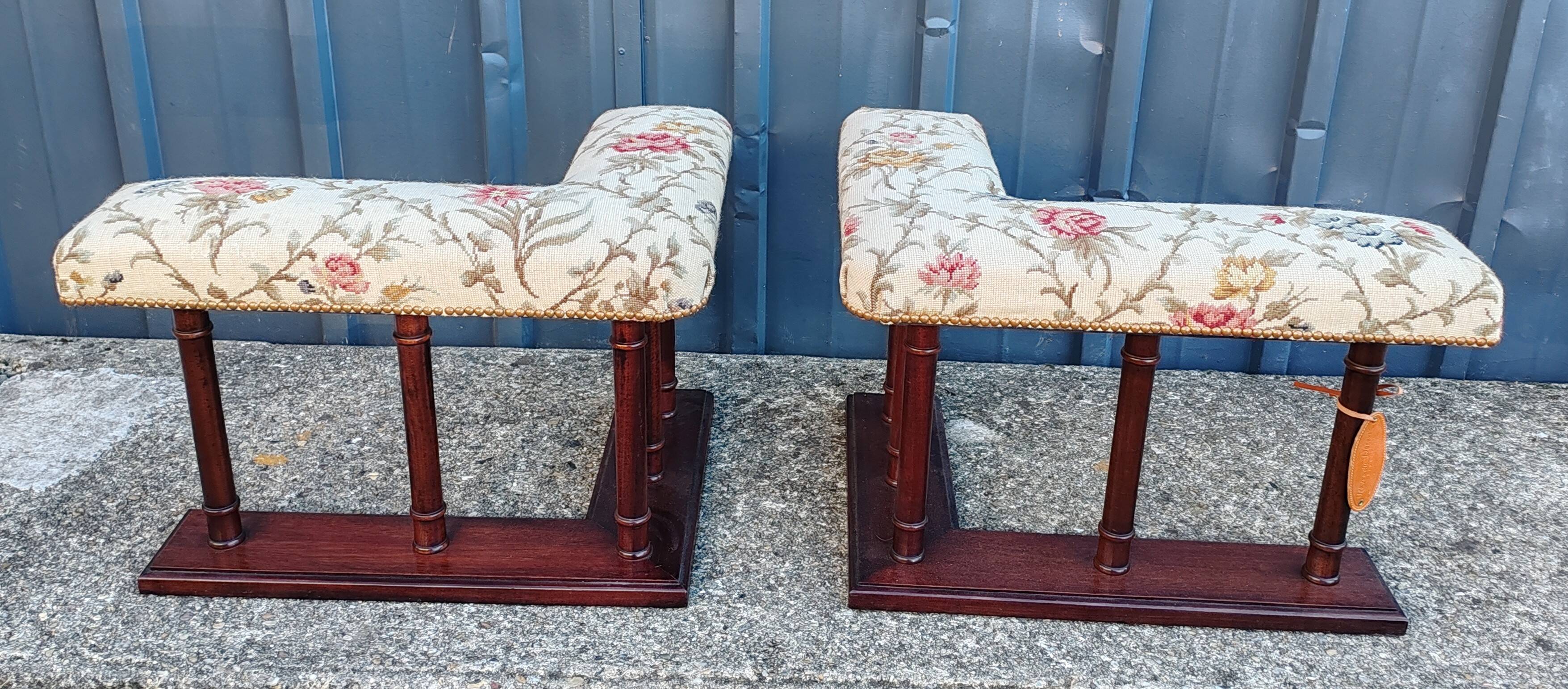 Paire de bancs de cheminée