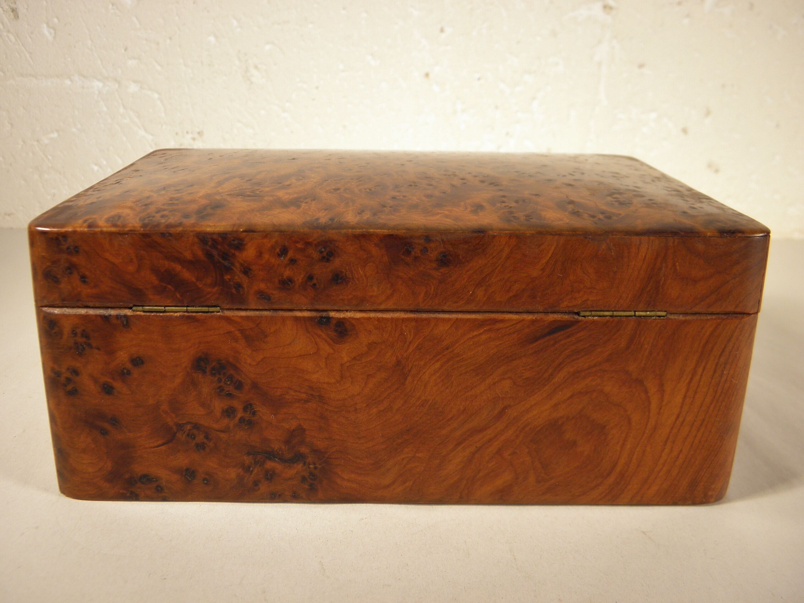 Cheath magnifying glass box