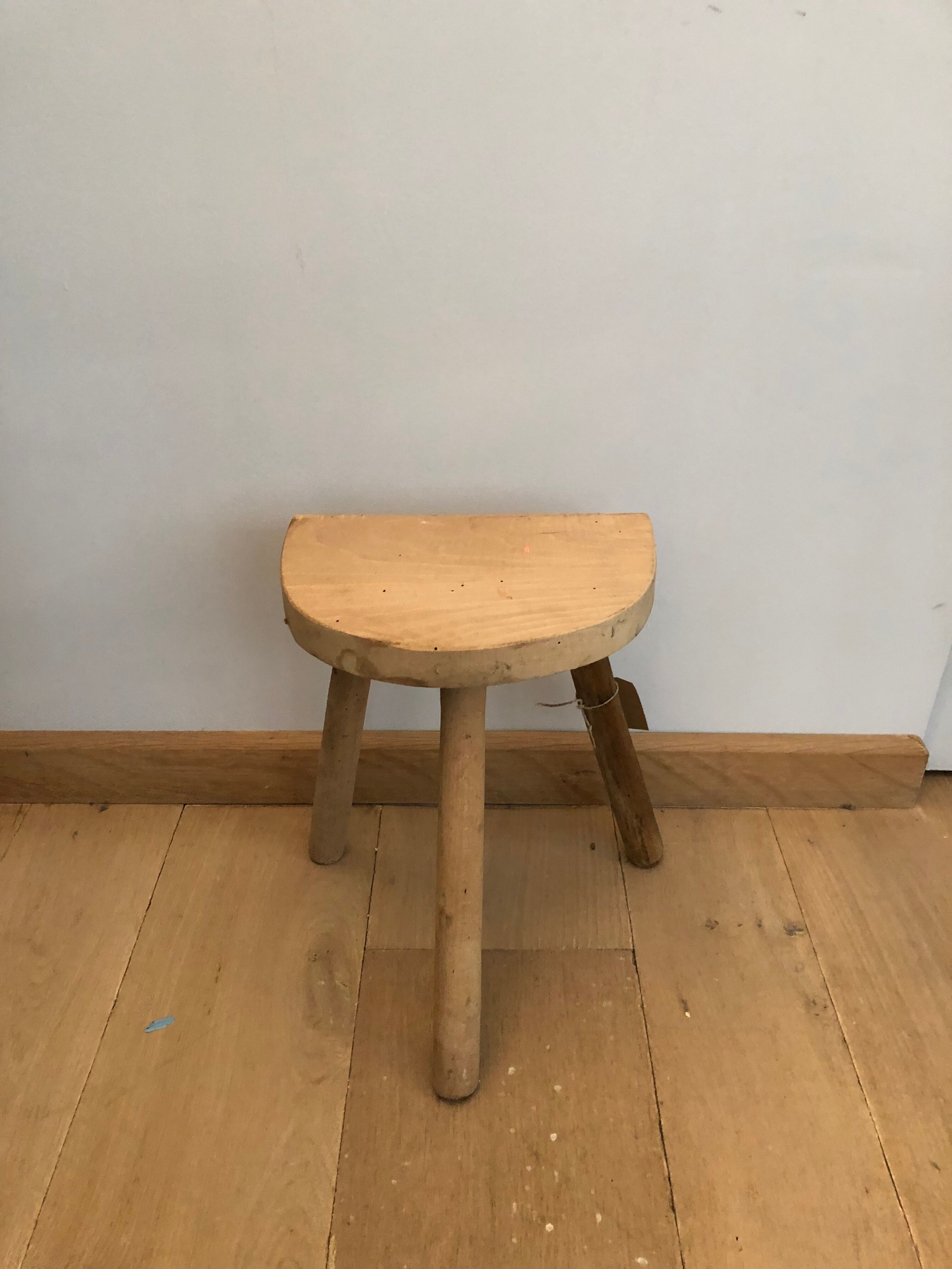 Tripod stool