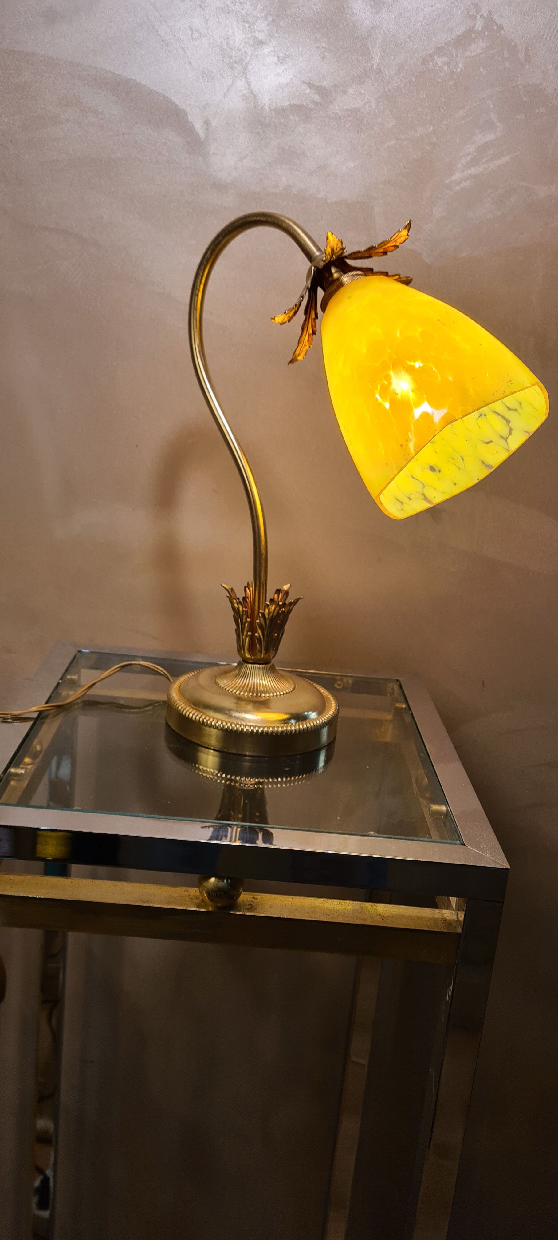 Golden steel lamp, with tulip old marbled yellow glass paste,