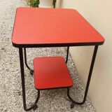 Red side table in Skaï