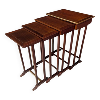 Série de 4 tables gigognes de style Louis XVI
