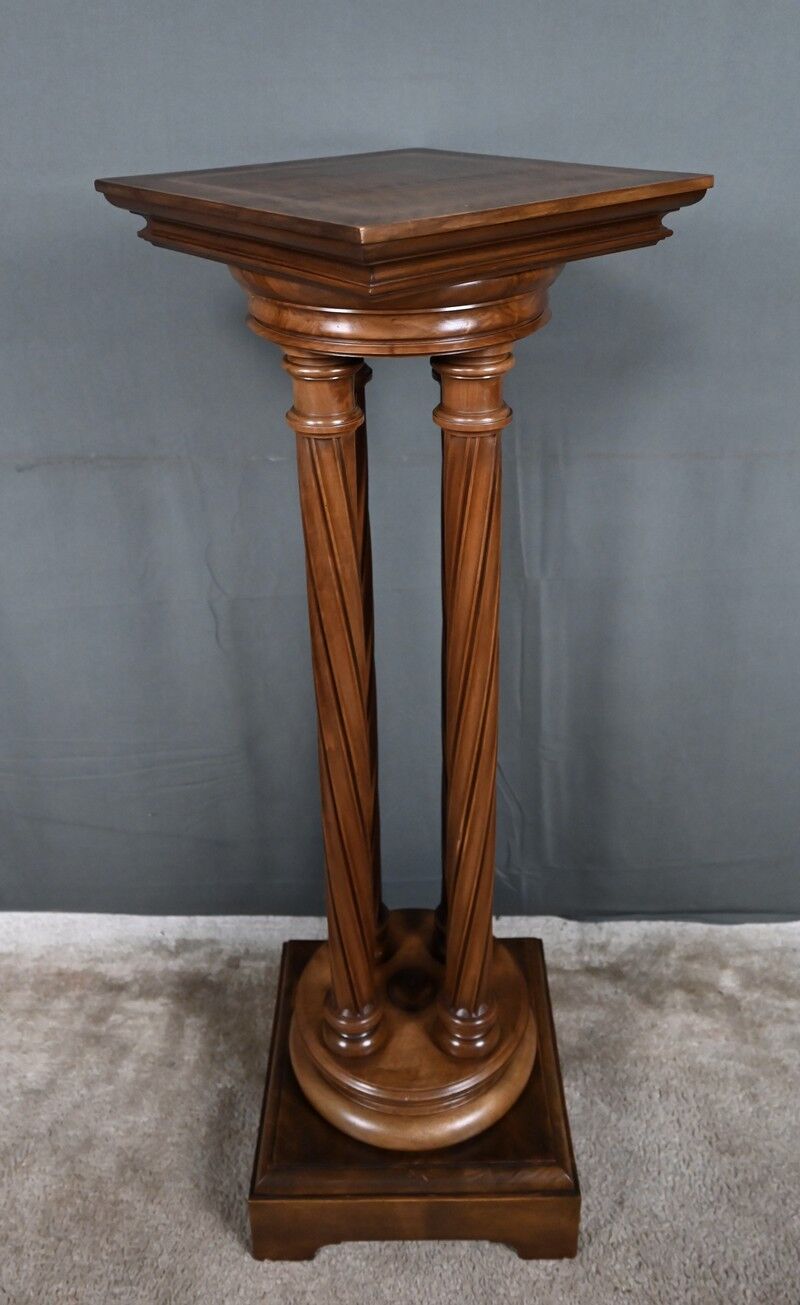 Swivelling stool in walnut, neo-Gothic style – 1900