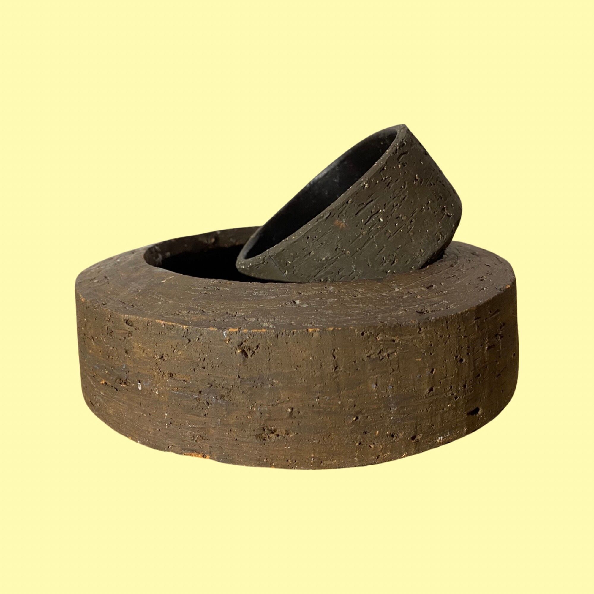 Set of 2 handmade ceramic vintage bowls | made by 'freddy kunsthøjskolen holbæk in 1966